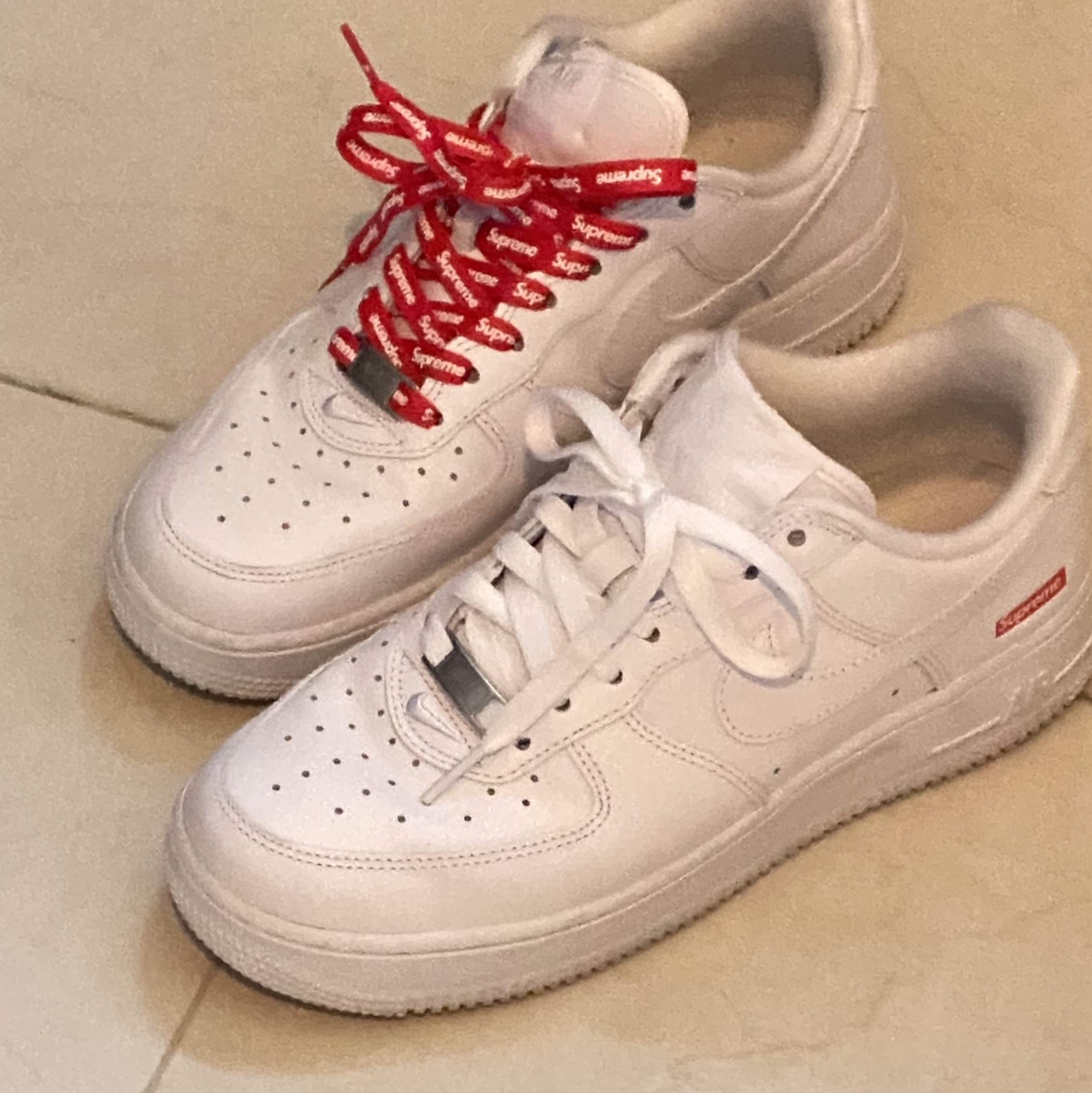 Nike x Supreme Air Force 1 Low White 착용 스타일