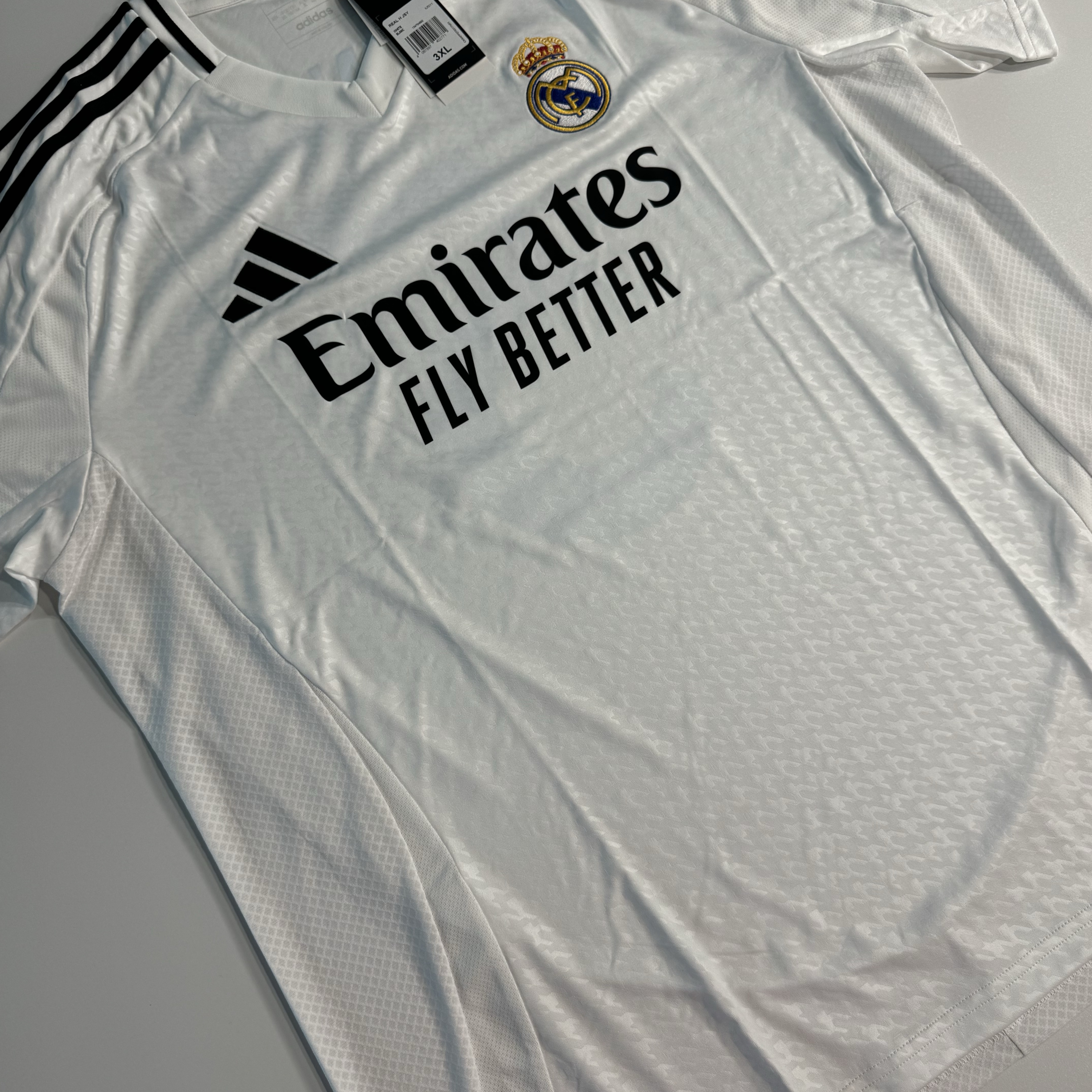 Adidas Real Madrid 2024/25 Home Jersey White - KR Sizing (Non Marking Ver.) 착용 스타일 - 2