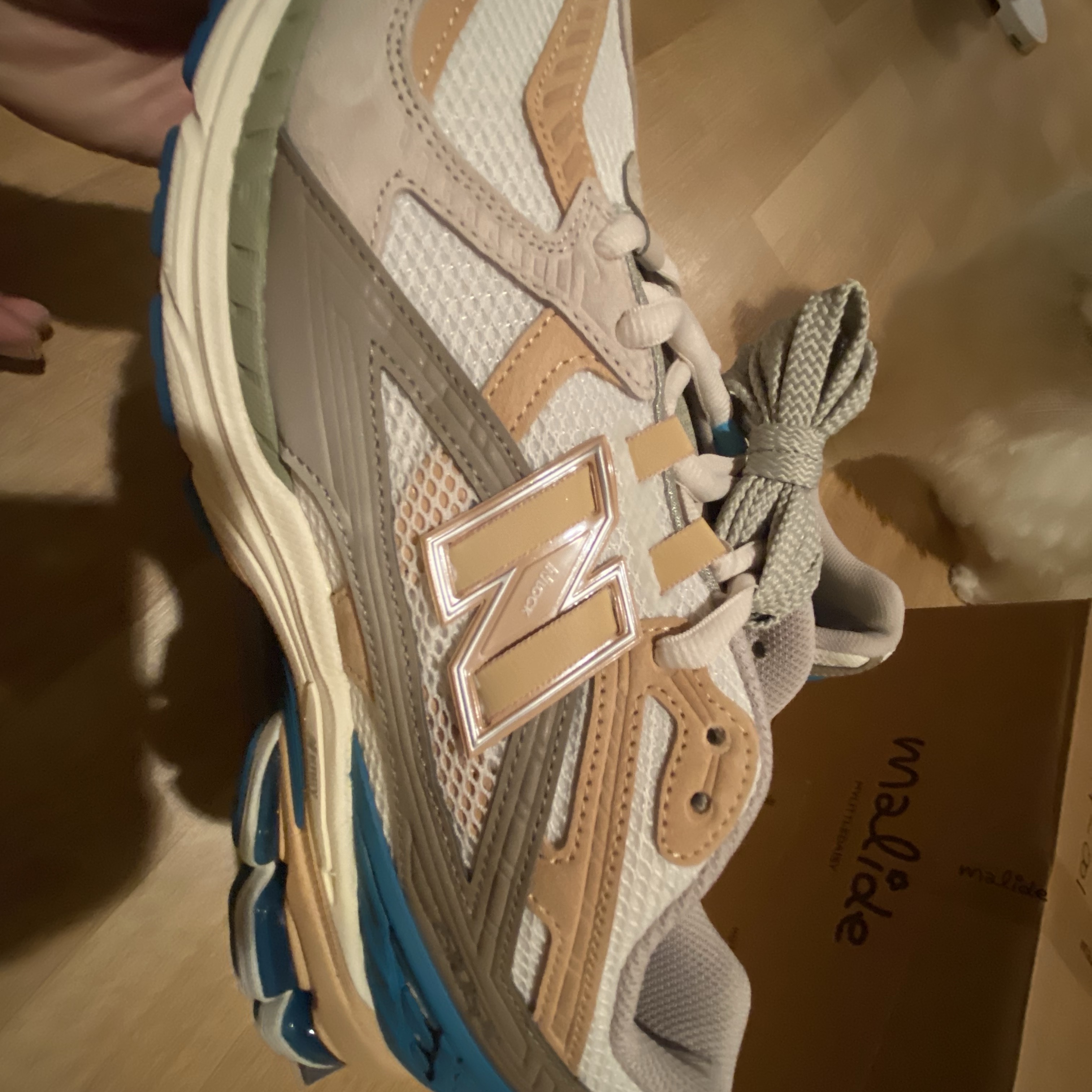 New Balance x Concepts 1906U Barely Blue 착용 스타일 - 3