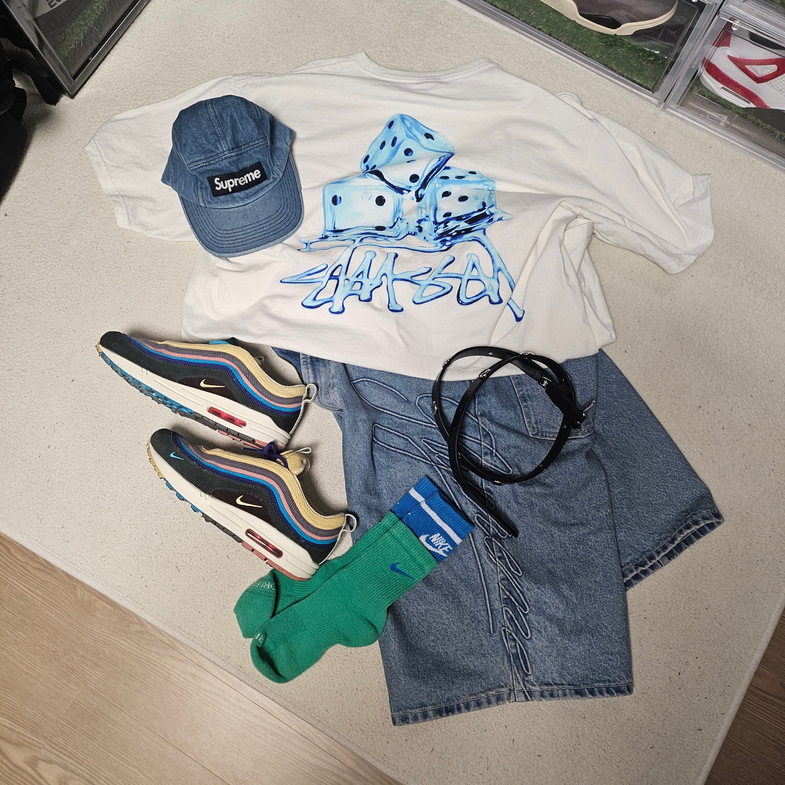 Stussy SS Link Studded Belt Black, Supreme Script Baggy Denim Short Washed Indigo - 24SS 착용 스타일 - 1