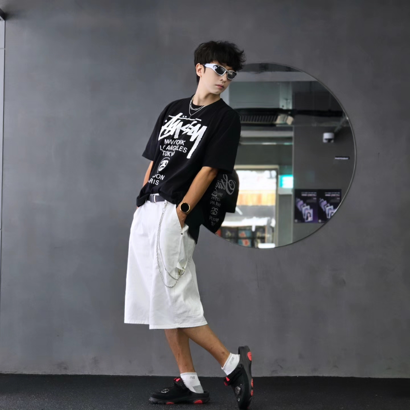Stussy World Tour T-Shirt Black 2024,2025, Stussy World Tour T-Shirt Black 2023 착용 스타일 - 2