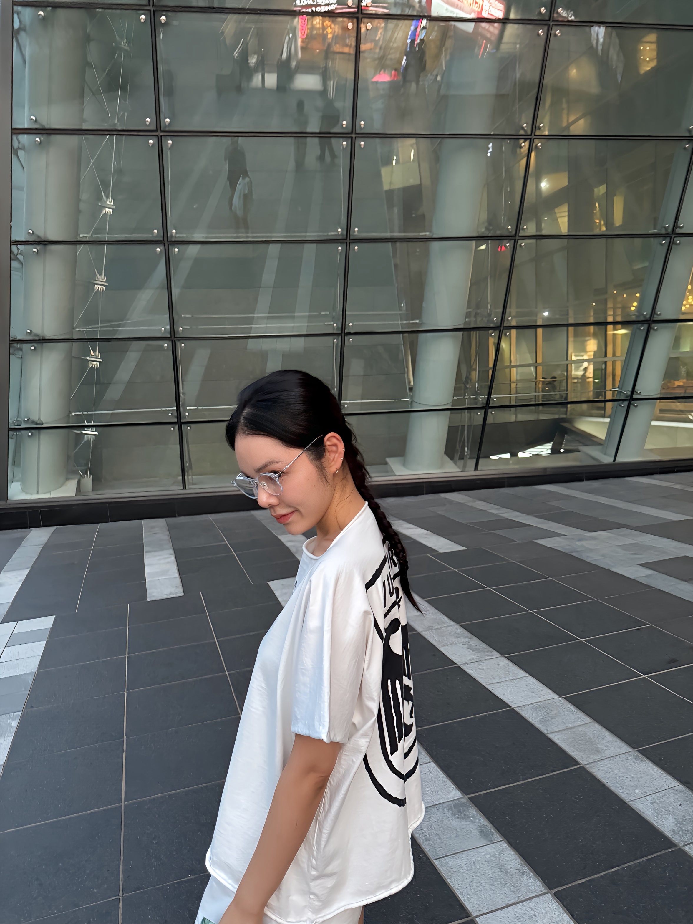 Yeezy Vultures Box T-Shirt White 착용 스타일 - 1