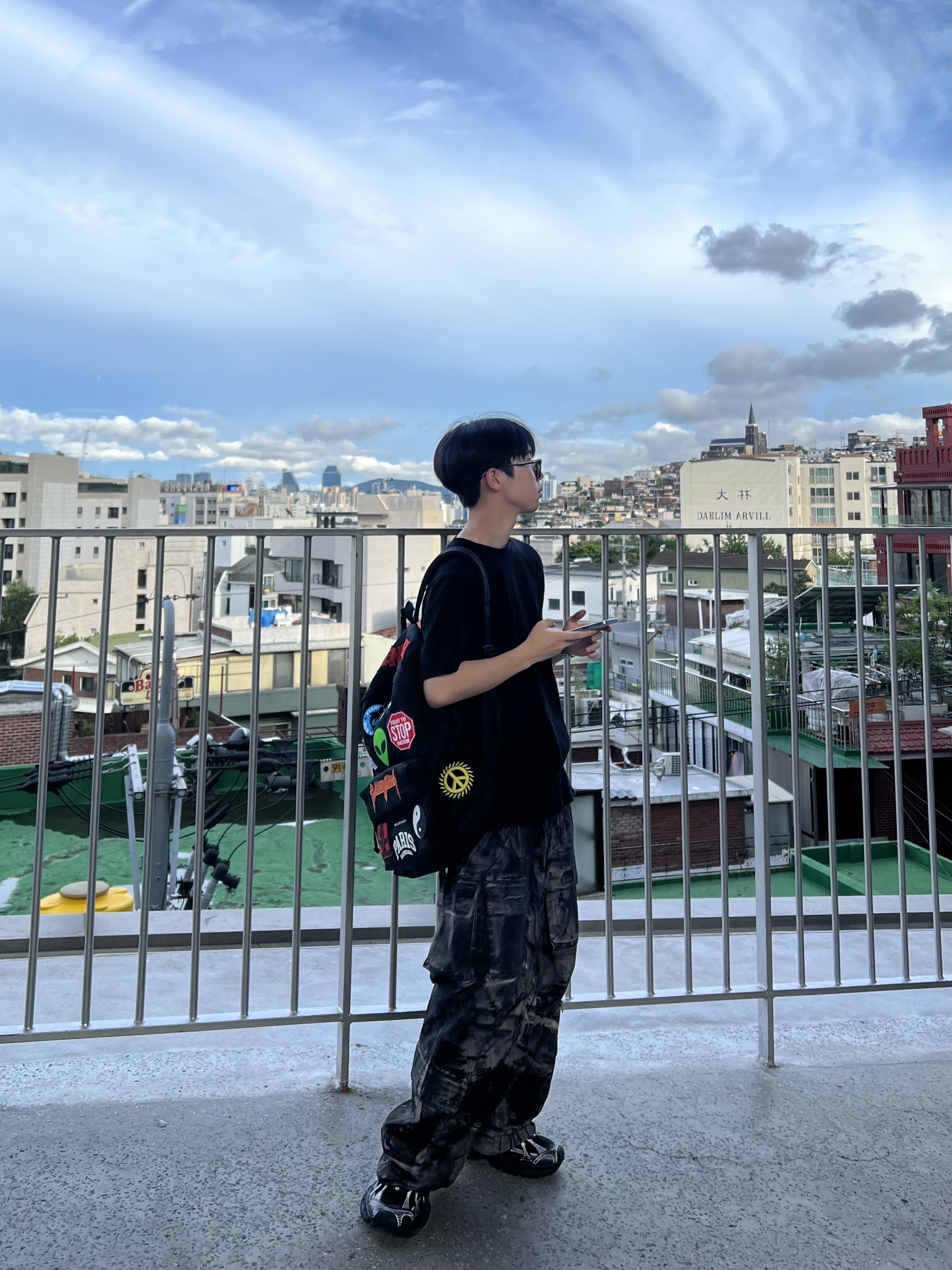 Balenciaga Explorer Backpack Black, Balenciaga 3XL Sneakers Black White 착용 스타일 - 3