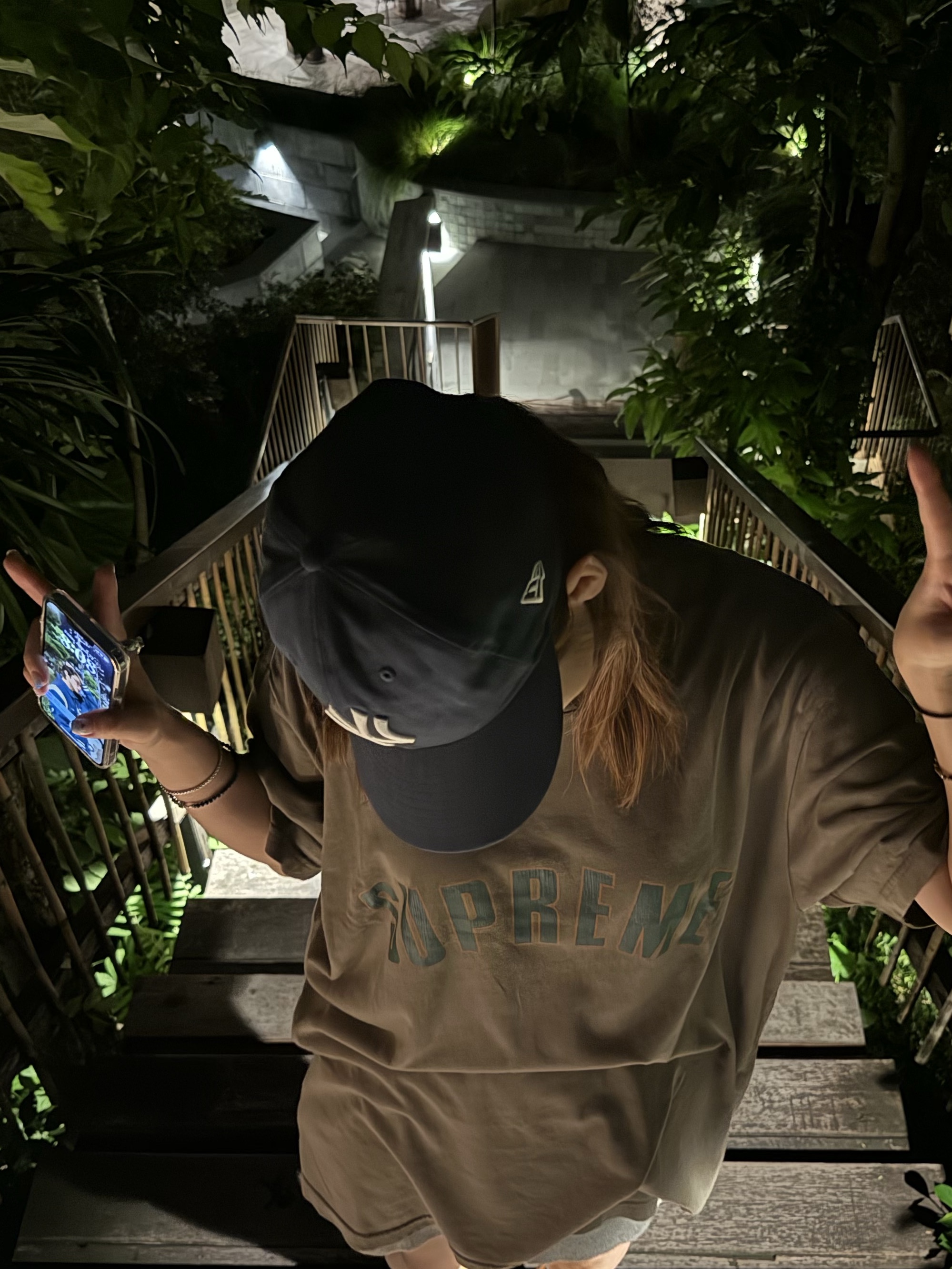Supreme Cracked Arc S/S Top Olive - 24SS 착용 스타일 - 2