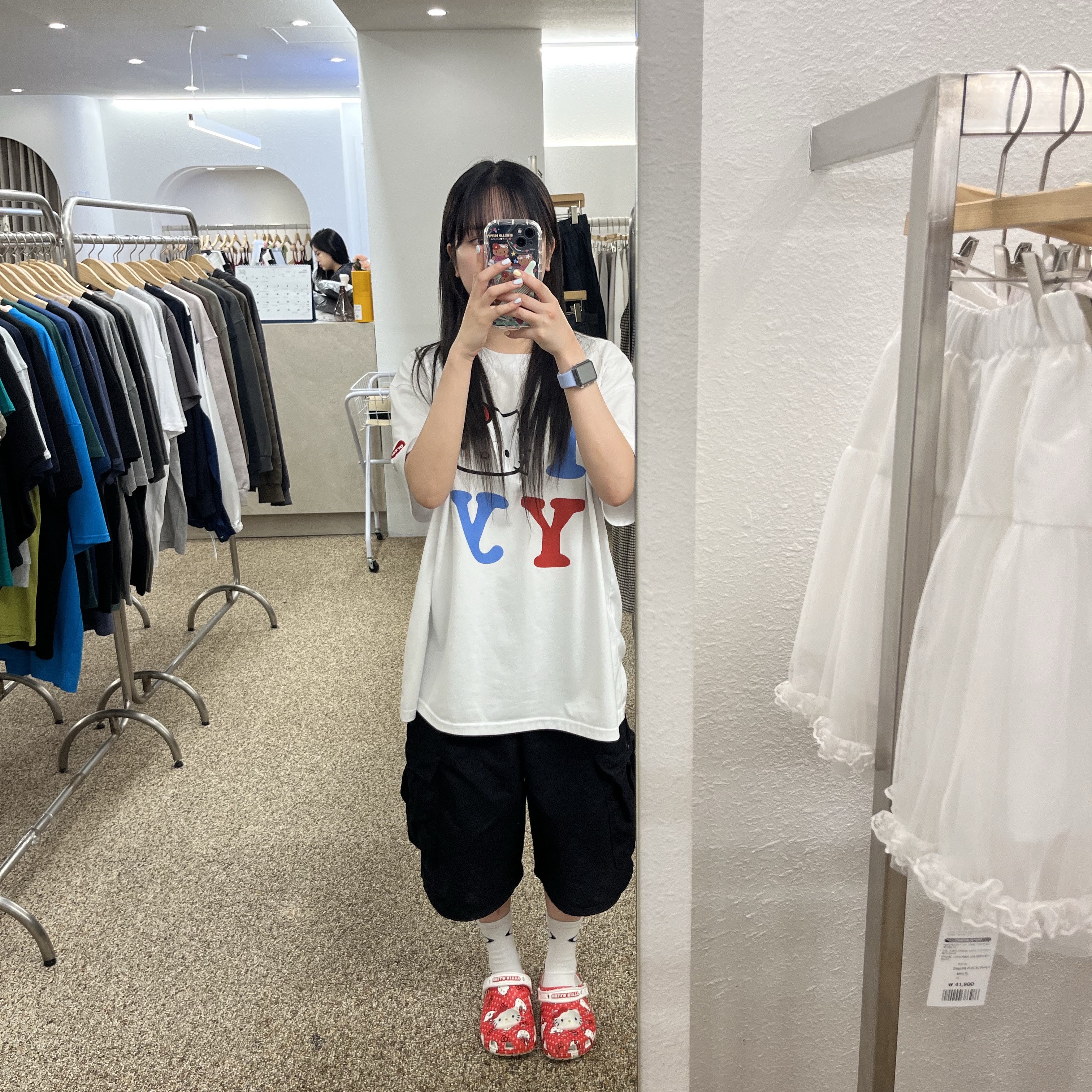 Open Yy x Hello Kitty T-Shirt White, (Kids) Crocs x Hello Kitty Red Classic Clog Multicolor 착용 스타일