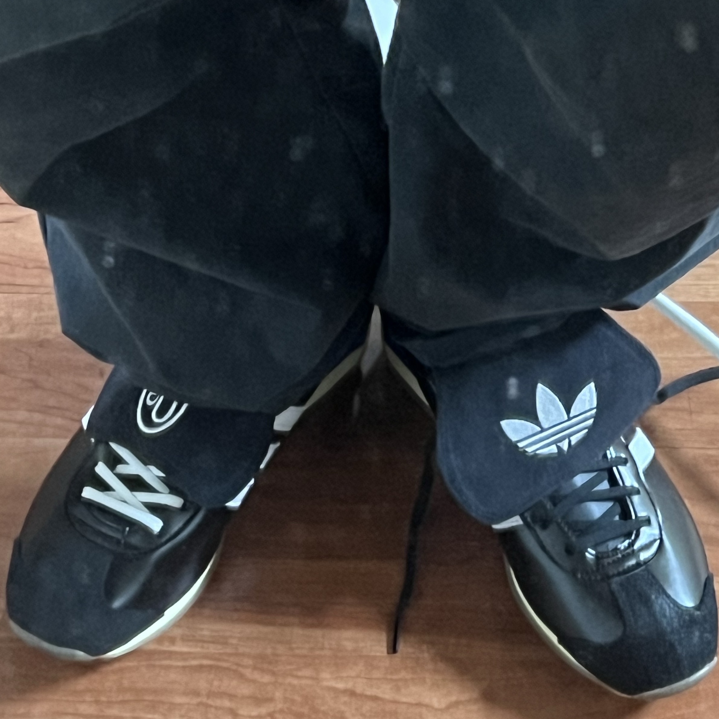 Adidas x Yeseyesee Country OG Core Black Cloud White 착용 스타일 - 2