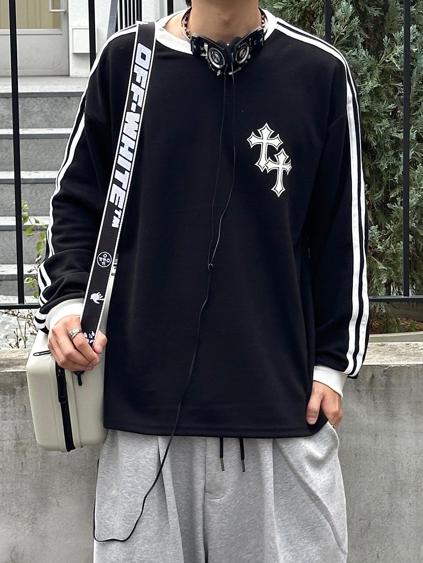 Maison Mihara Yasuhiro Blakey OG STC Sole Paper Like Leather Low-top Sneakers Black 착용 스타일 - 3