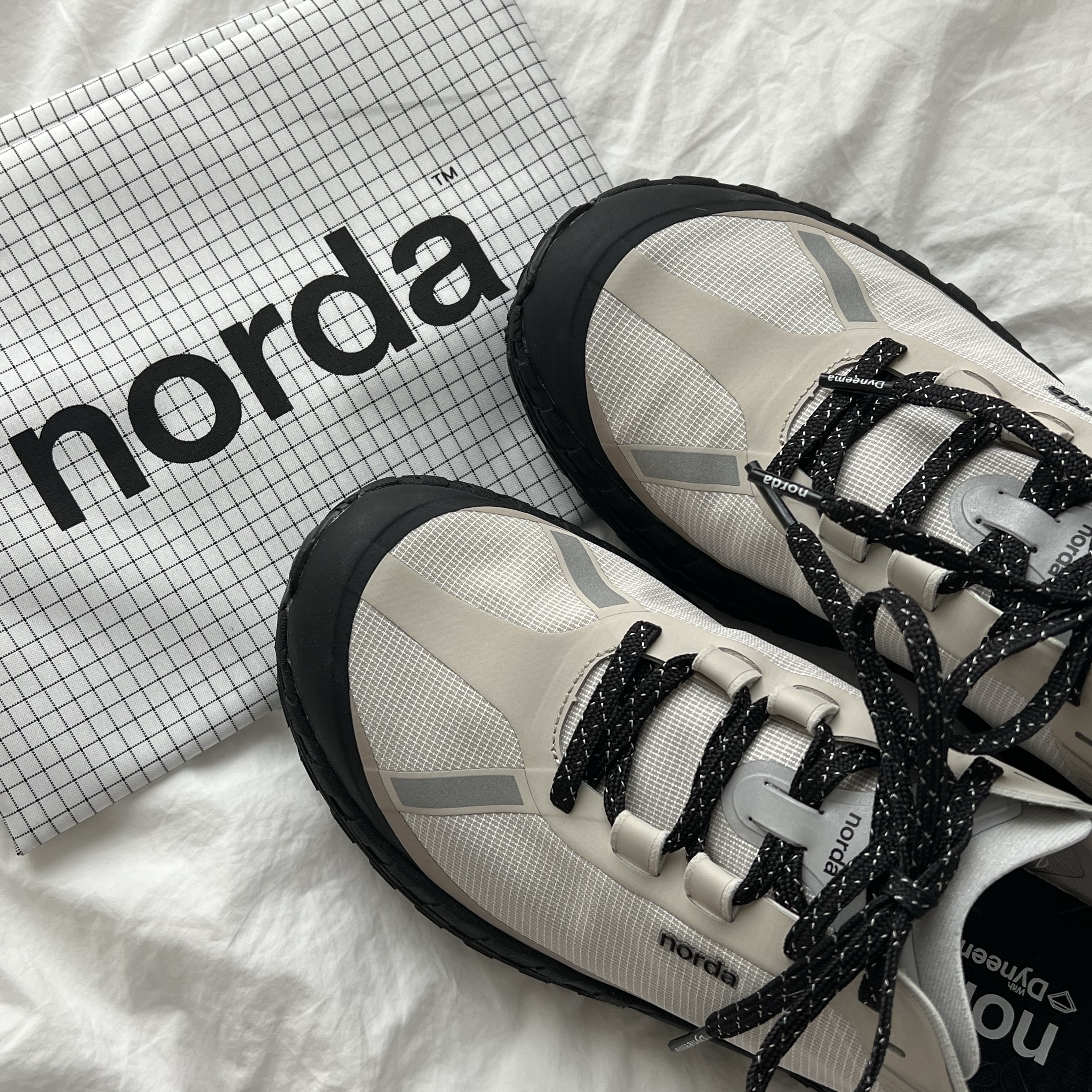 Norda 001/A Cinder 착용 스타일 - 2