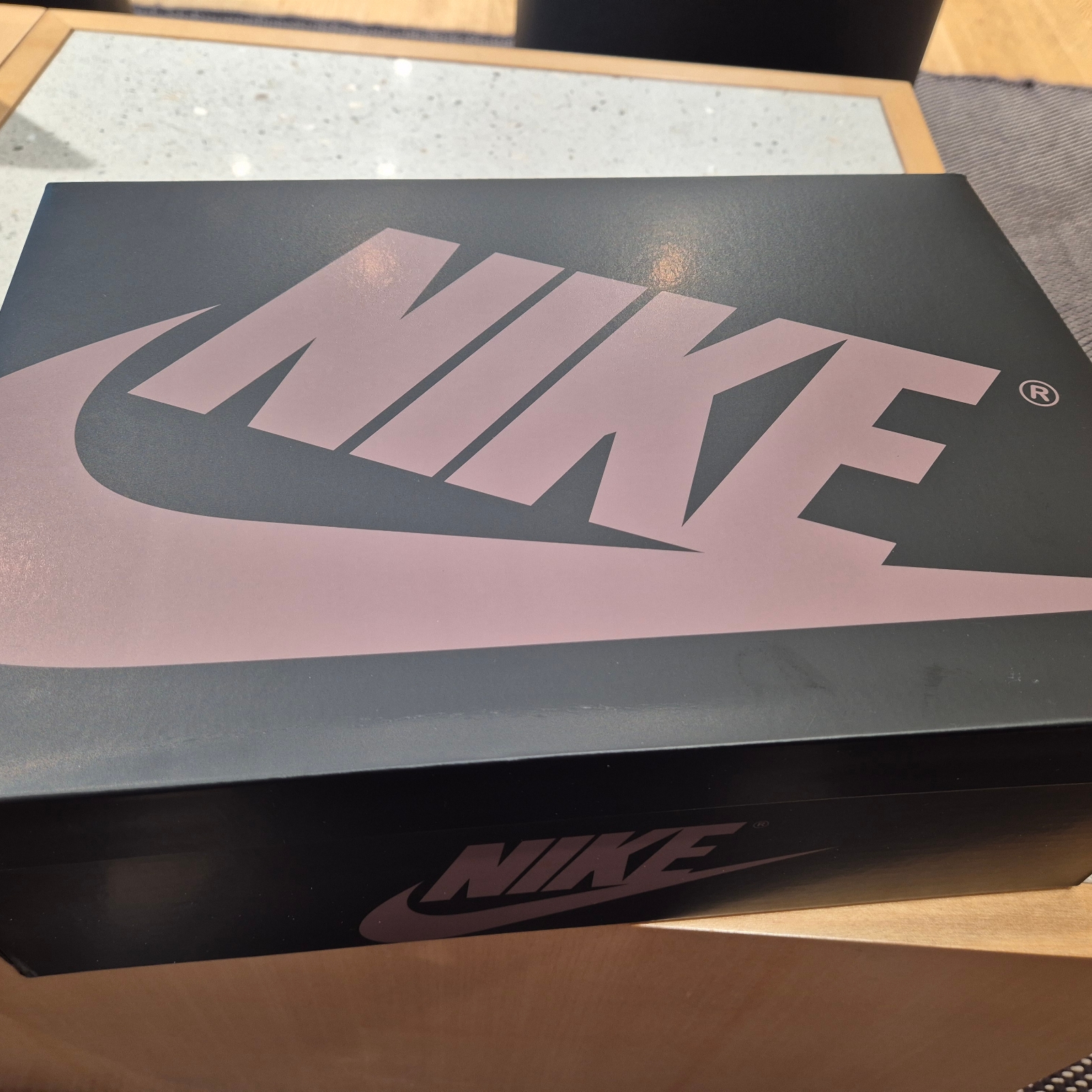 Jordan 1 Retro Low OG Mocha 착용 스타일 - 1
