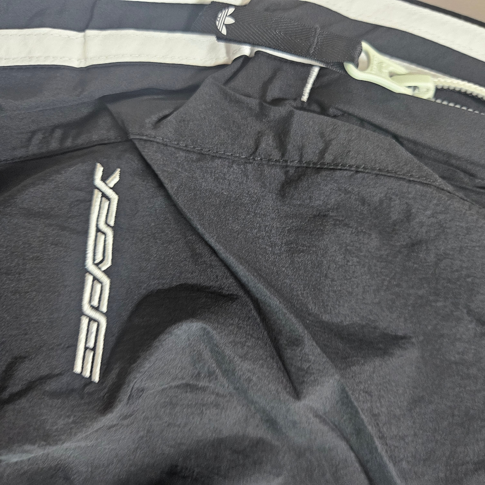 Adidas x Yeseyesee Blues-Like Track Pants Black - KR Sizing 착용 스타일 - 4