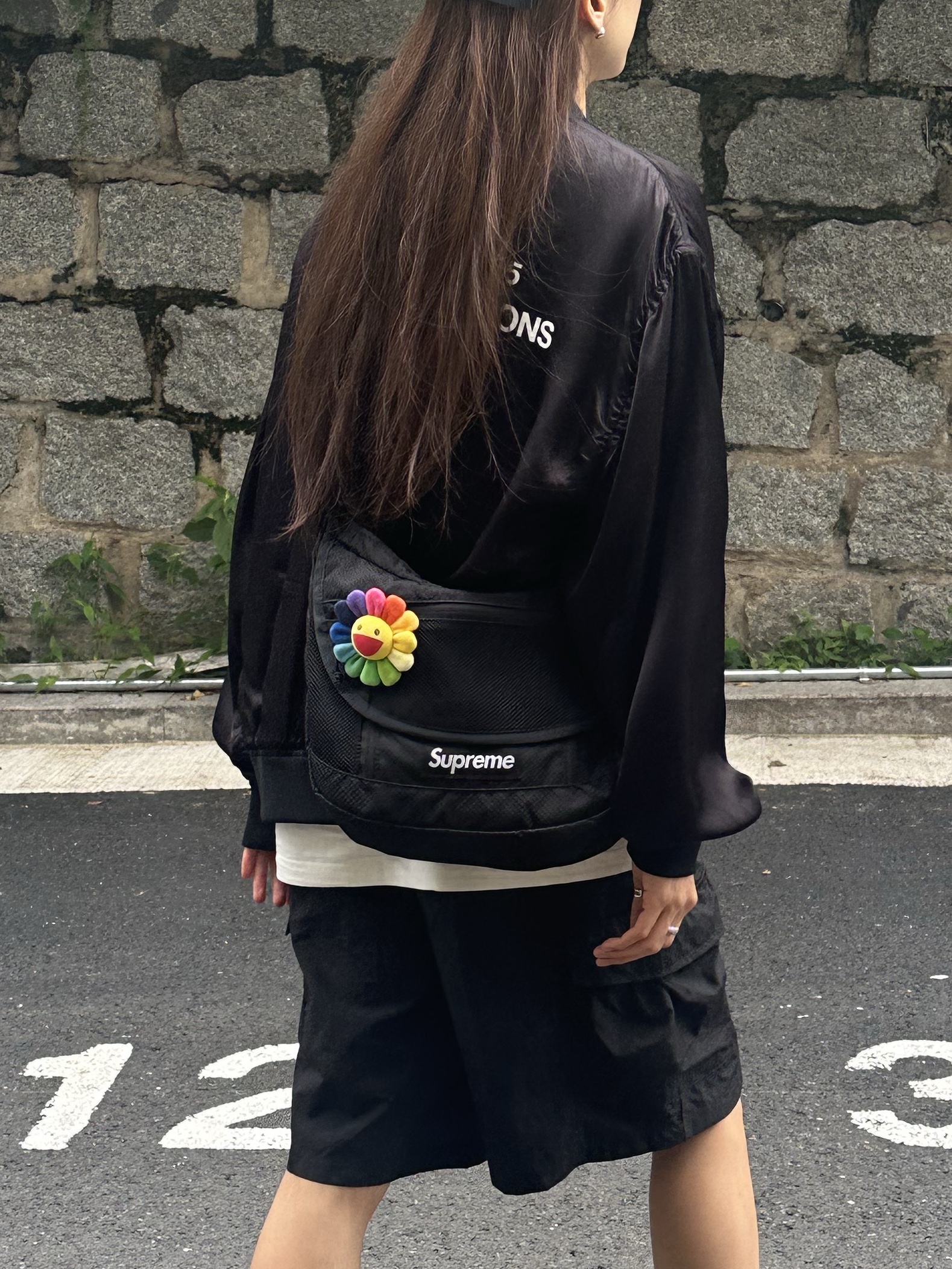 Supreme 2-Tone Corduroy Camp Cap Black - 23SS, Supreme Small Messenger Bag Black - 22SS 착용 스타일 - 2