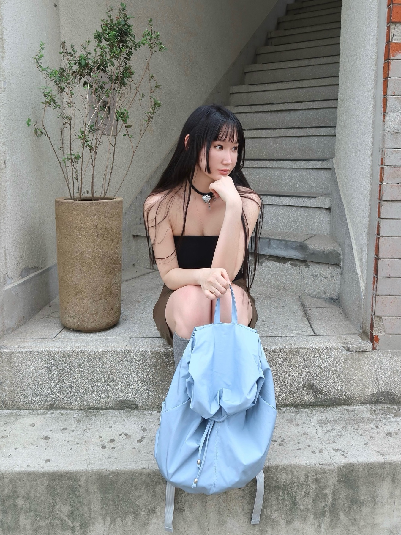 ACOC Blooming Backpack Ice Blue 착용 스타일 - 1