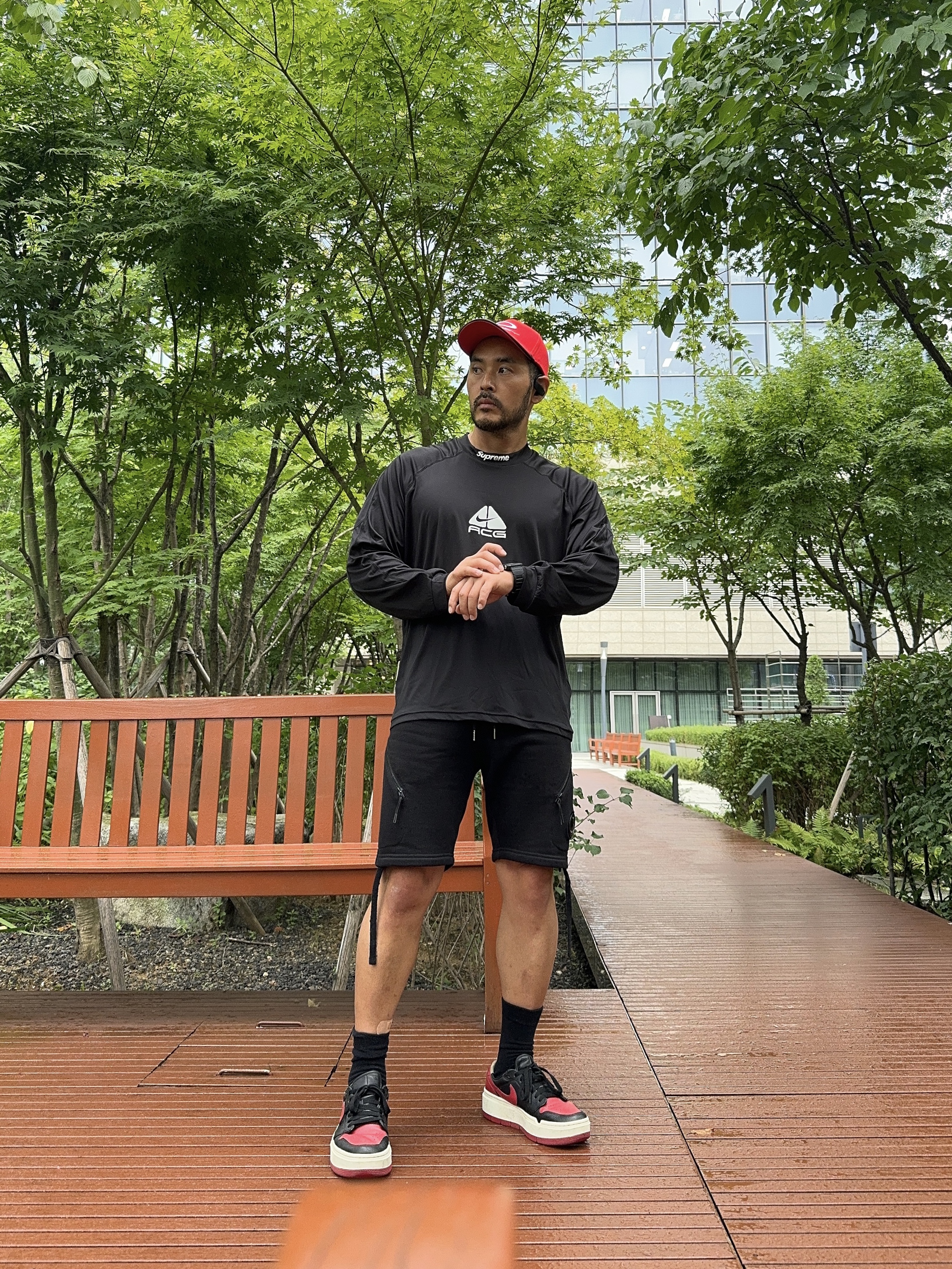 Supreme x Nike ACG Jersey Black - 22FW, (W) Jordan 1 Elevate Low SE Bred 착용 스타일 - 2