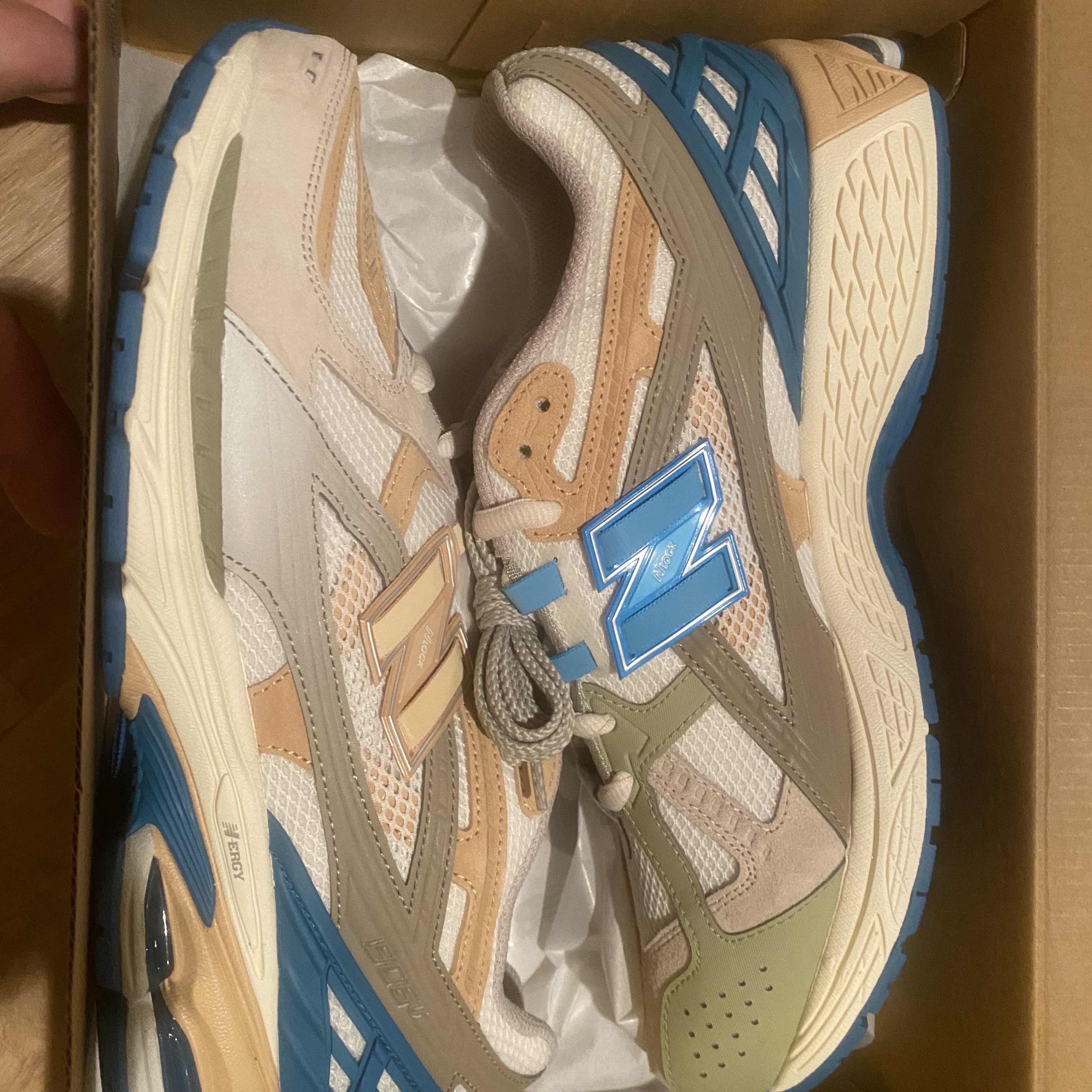 New Balance x Concepts 1906U Barely Blue 착용 스타일 - 1