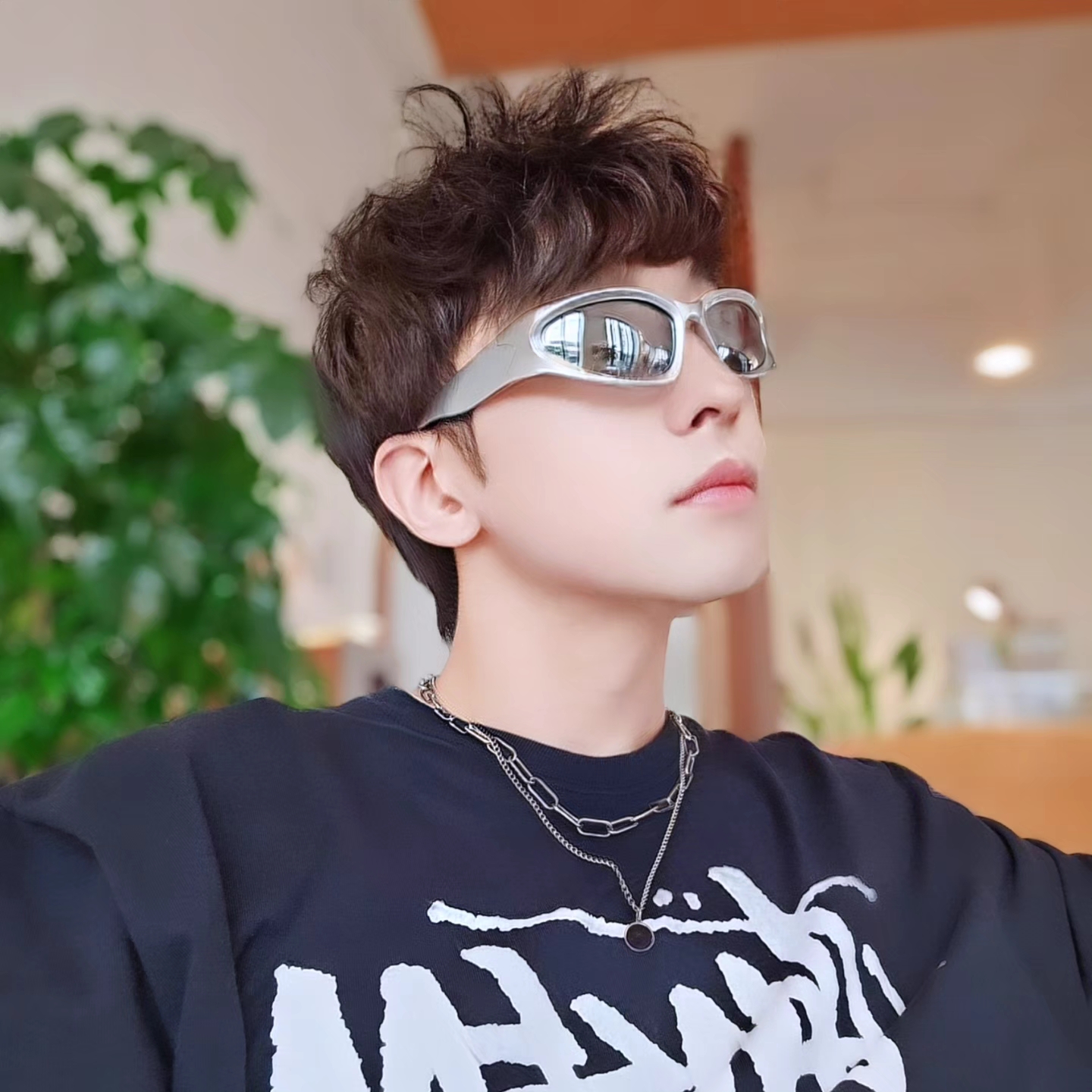 Stussy World Tour T-Shirt Black, Stussy World Tour T-Shirt Black 2023 착용 스타일 - 5