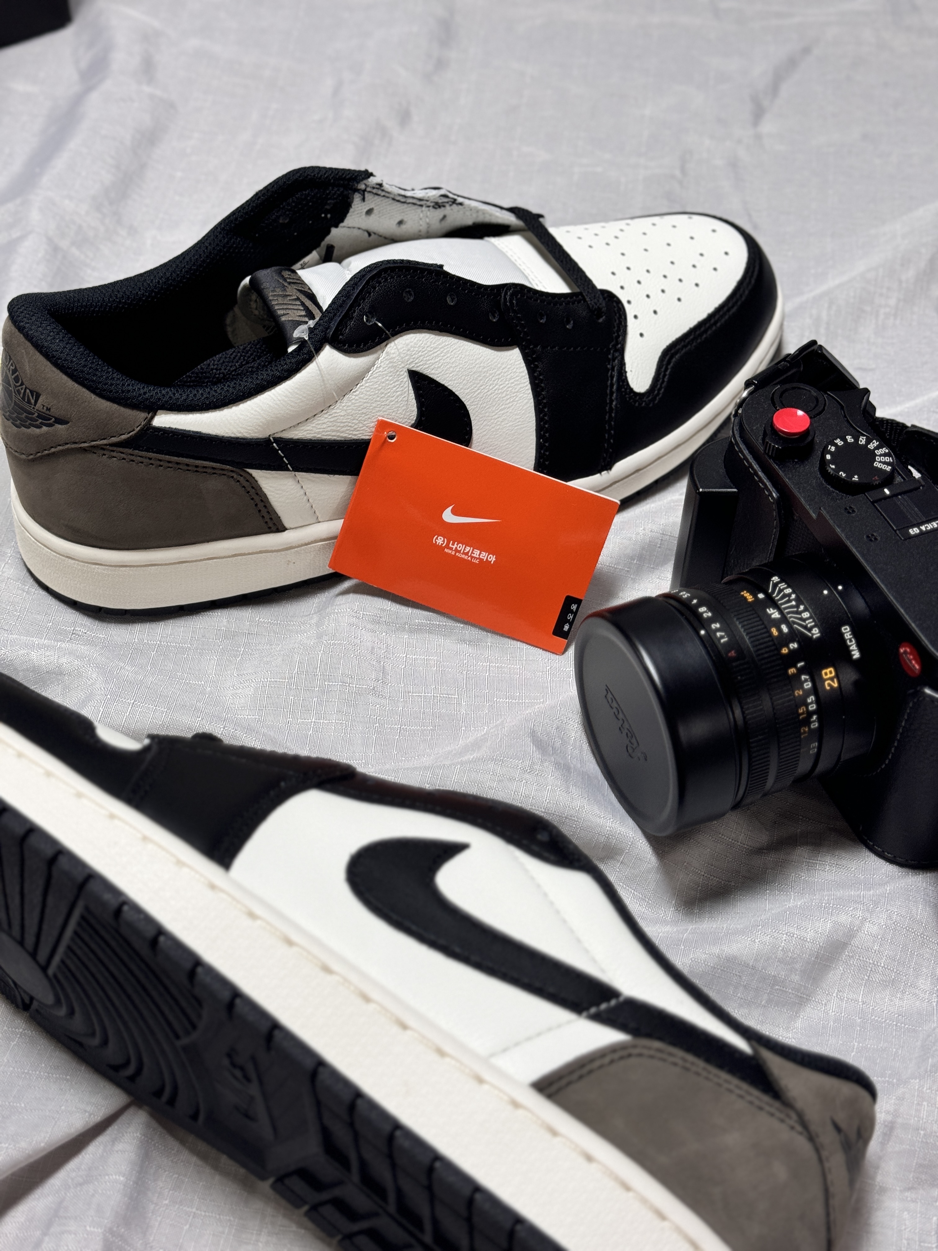 Jordan 1 Retro Low OG Mocha 착용 스타일