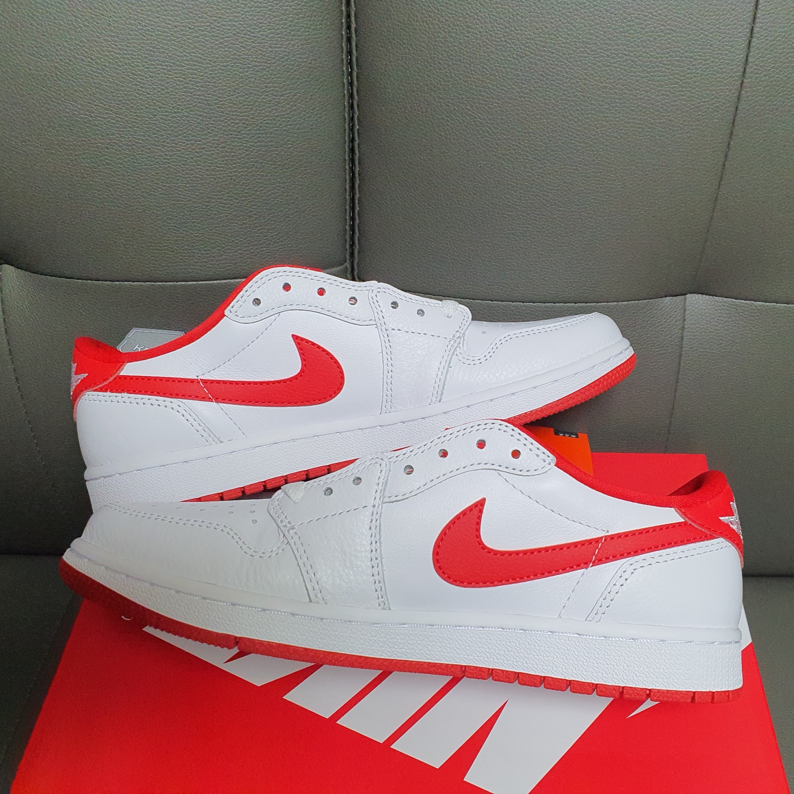 Jordan 1 Retro Low OG University Red 착용 스타일
