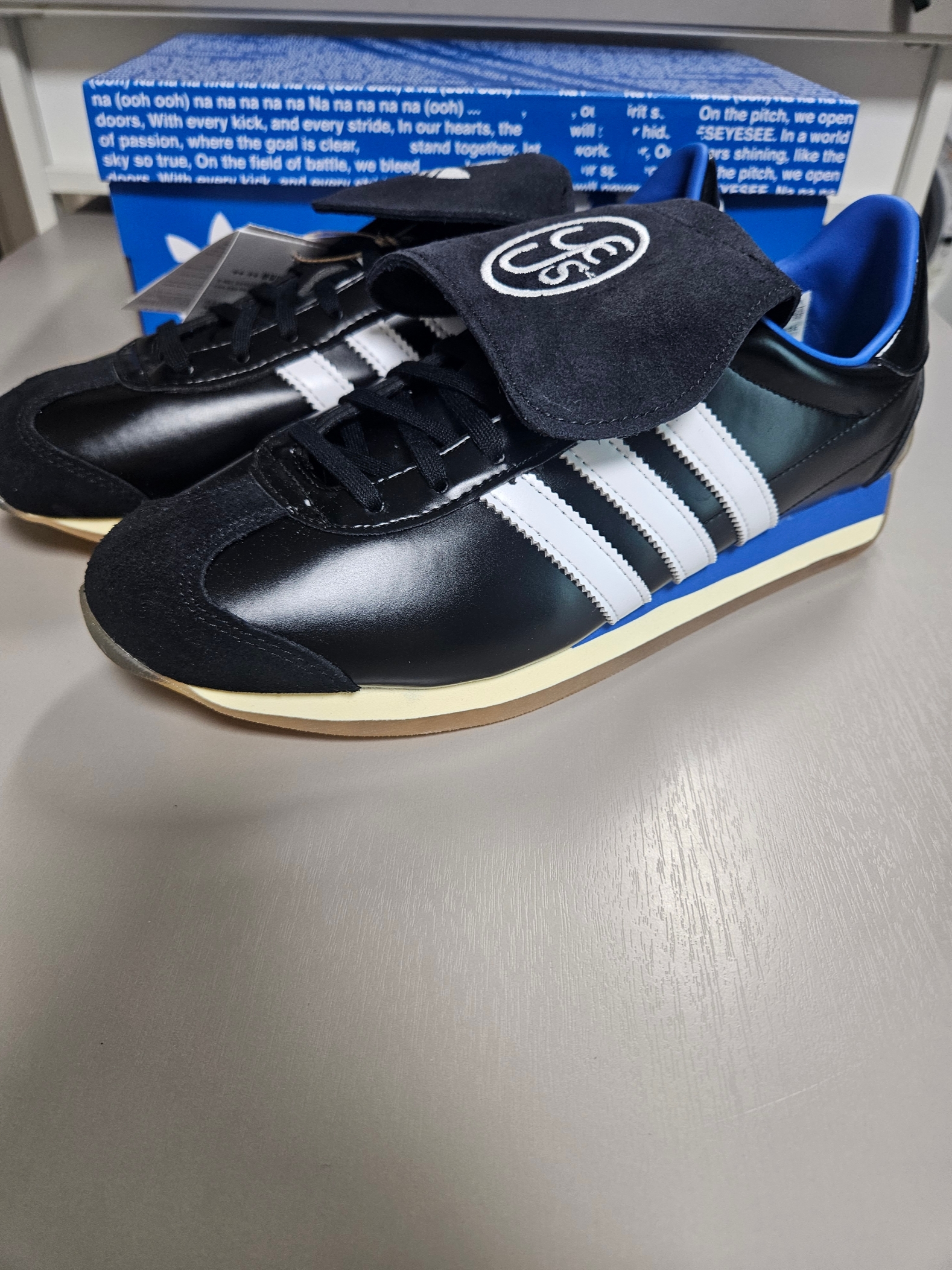 Adidas x Yeseyesee Country OG Core Black Cloud White 착용 스타일 - 6