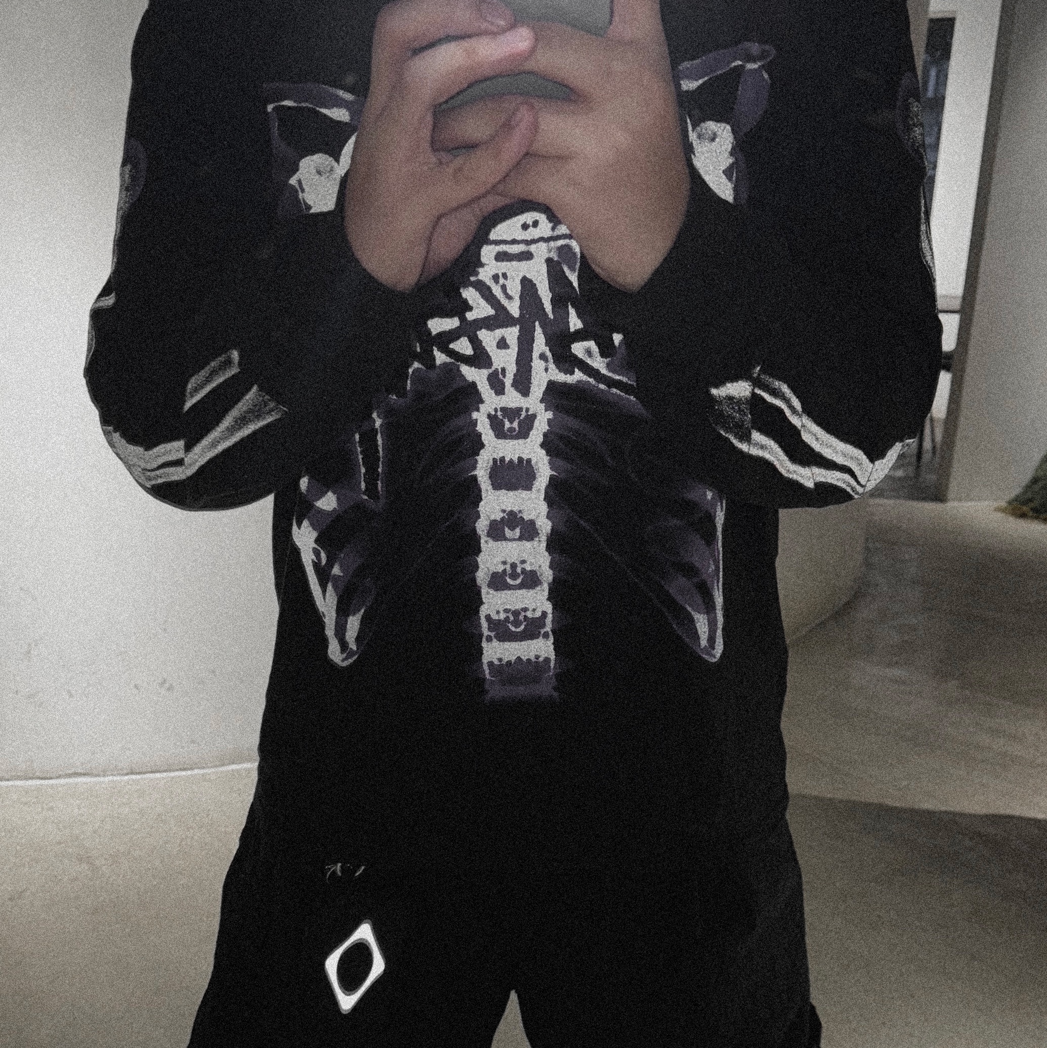 Stussy Rib Cage LS T-Shirt Black, Mischief Rhombus Carabiner Pouch Black 착용 스타일