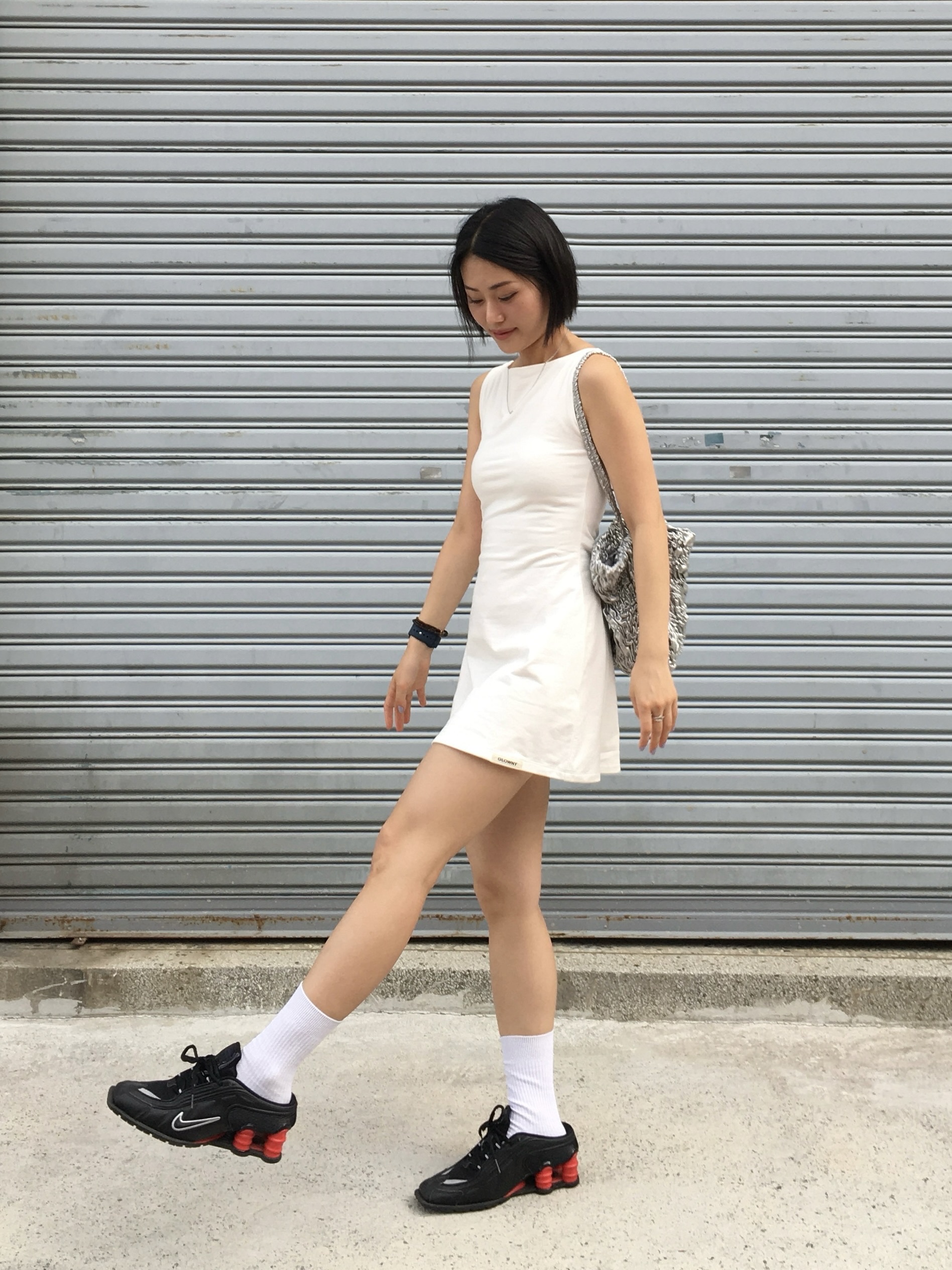 Nike x Martine Rose Shox MR4 Black 착용 스타일 - 1