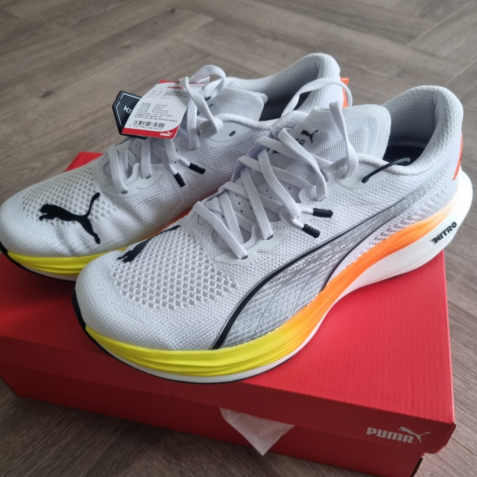 Puma Deviate Nitro 3 Wide White Flame Flicker 착용 스타일 - 1
