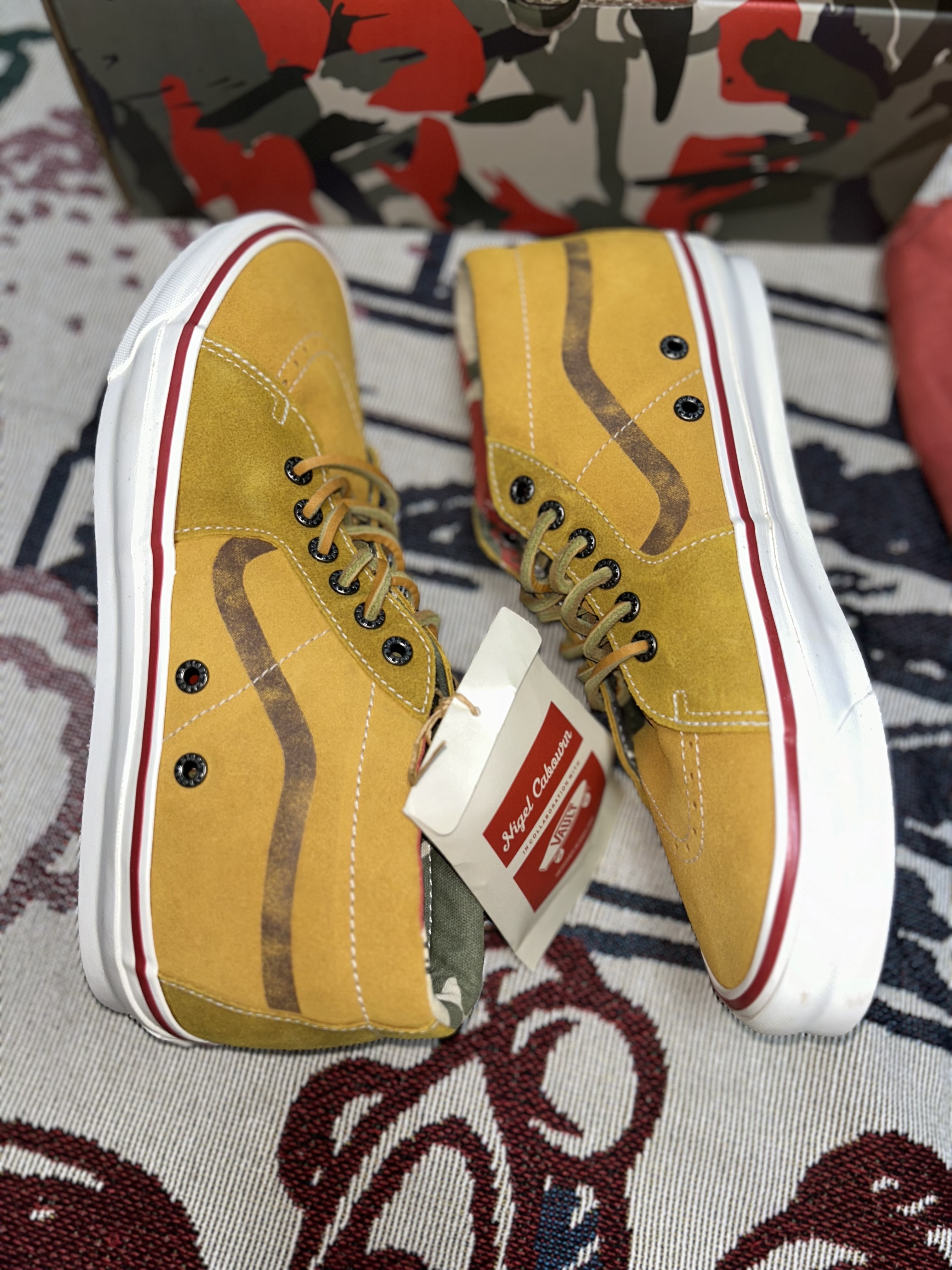 Vans Vault x Nigel Carbourn Og SK8-Mid LX Vintage Suede Tan 착용 스타일 - 4