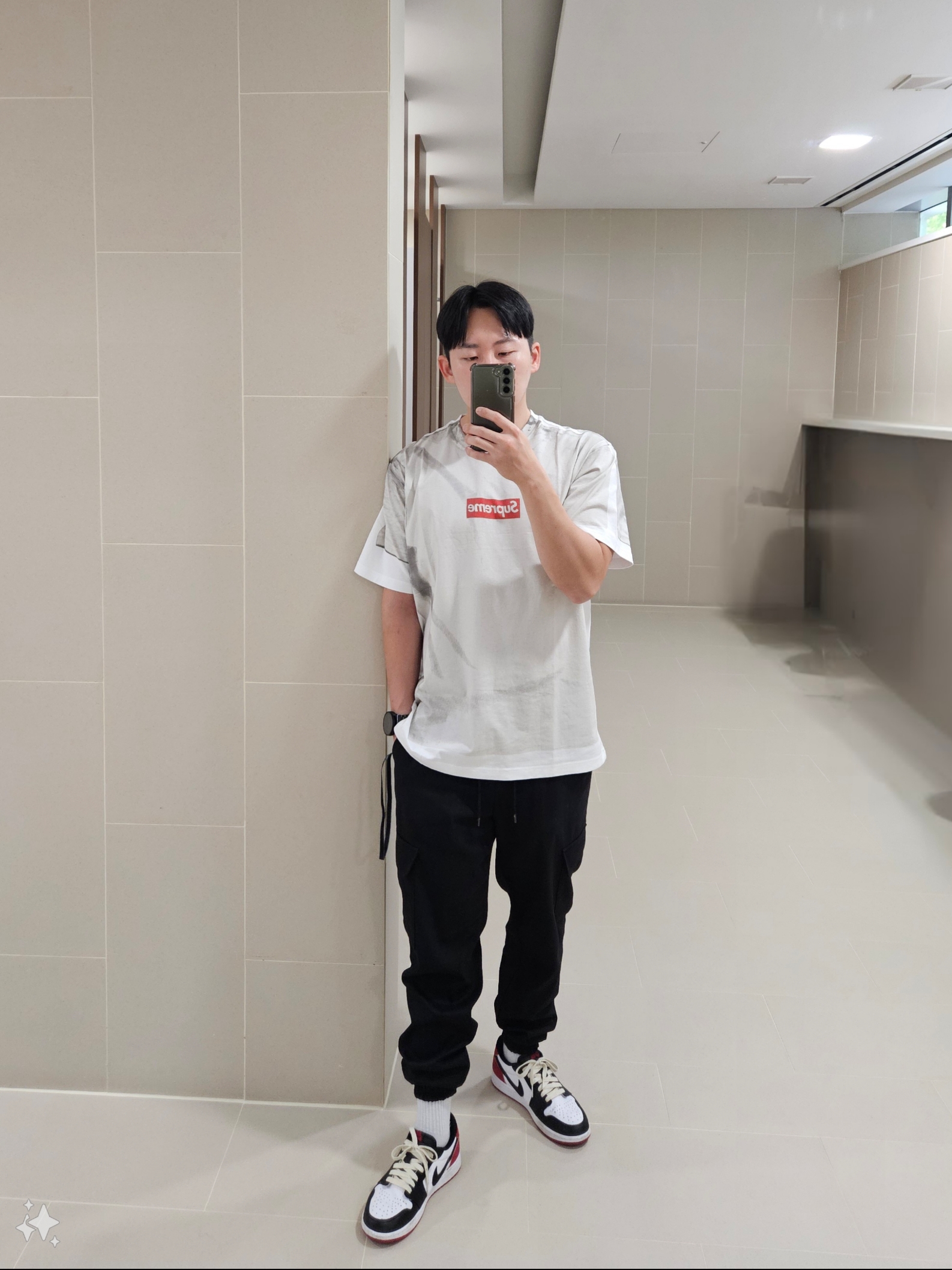 Supreme x MM6 Maison Margiela Box Logo T-Shirt White - 24SS, Jordan 1 Retro Low OG Black Toe 착용 스타일