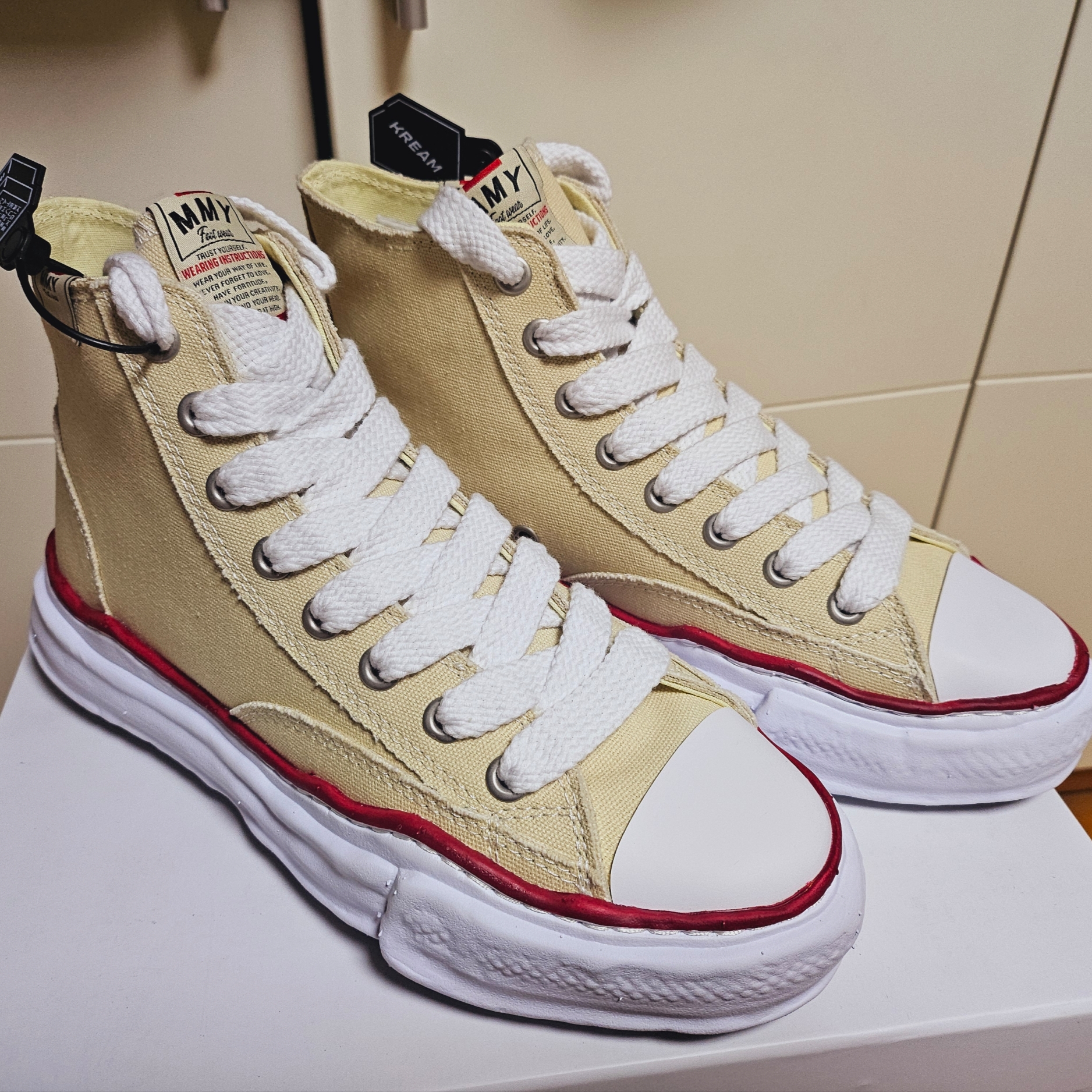 Maison Mihara Yasuhiro Peterson OG Sole Canvas High-top Sneakers Natural 착용 스타일 - 2