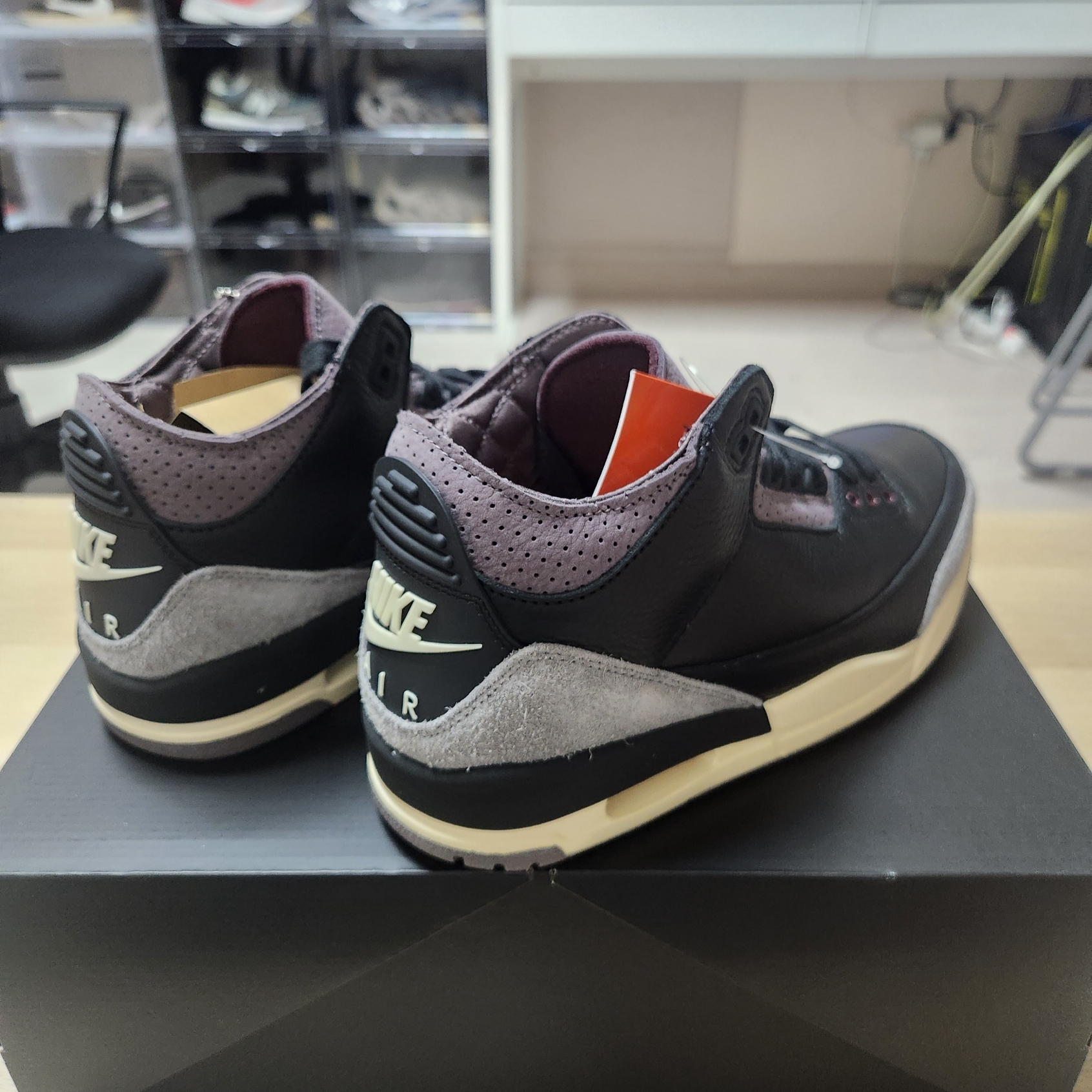 (W) Jordan 3 x A Ma Maniere Retro OG SP Black and Flat Pewter 착용 스타일 - 9