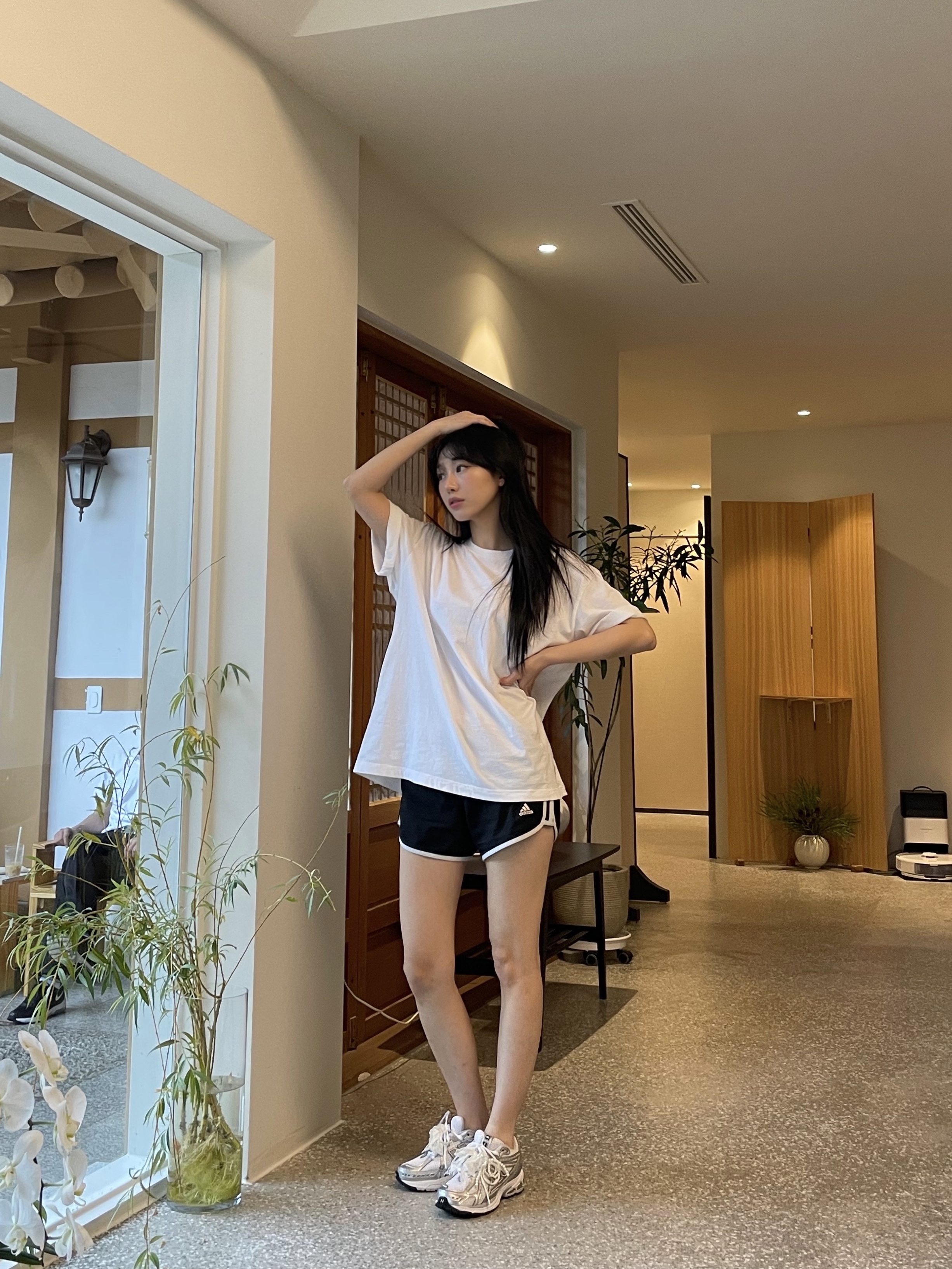 Human Made T-Shirts White (3 Pack), New Balance 1906R White Metallic Silver 착용 스타일 - 5