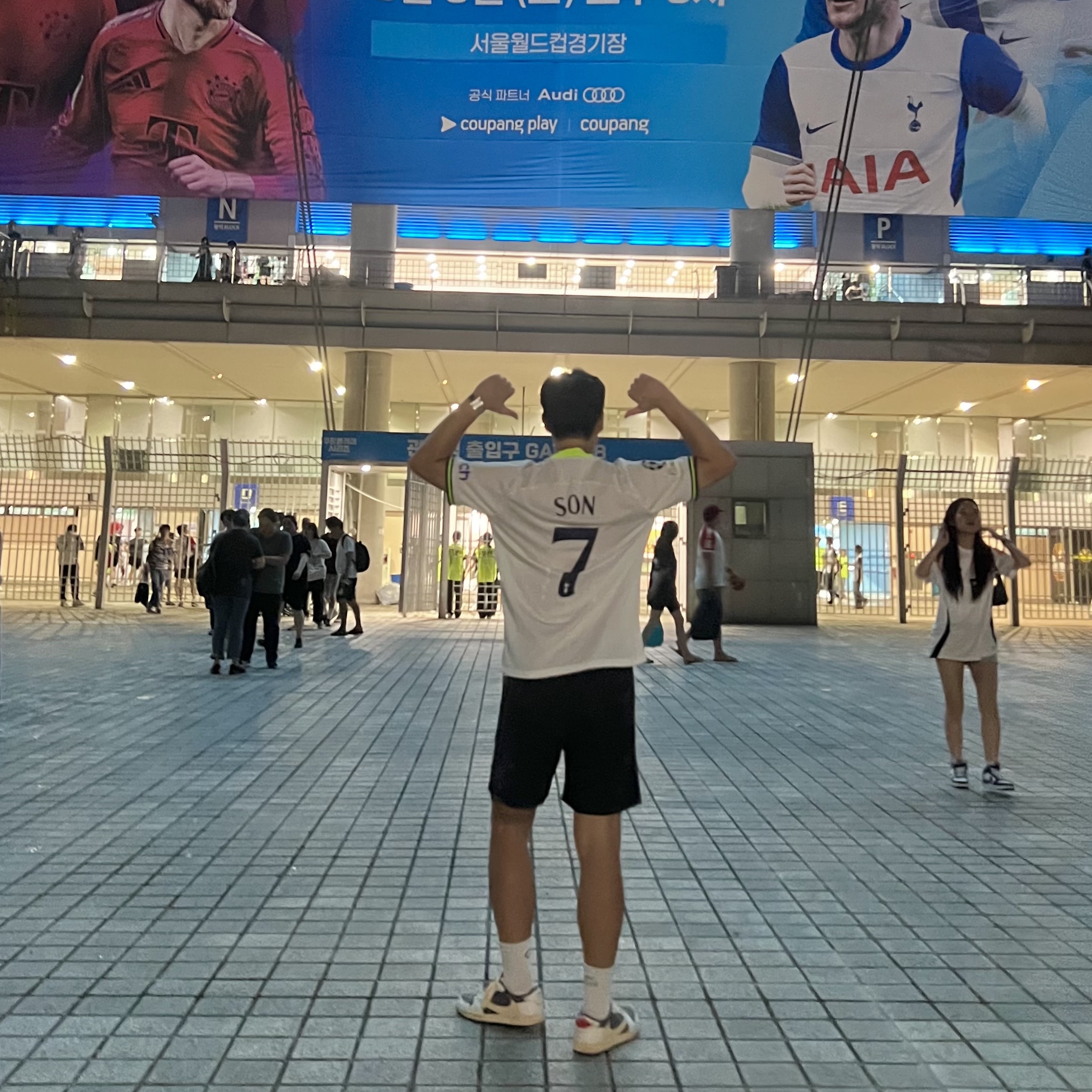 Nike Tottenham Hotspur 2022/23 Dri-Fit ADV Match Home Jersey White (Non Marking Ver.), Jordan 1 x Travis Scott Retro Low OG SP Sail and Ridgerock 착용 스타일 - 2
