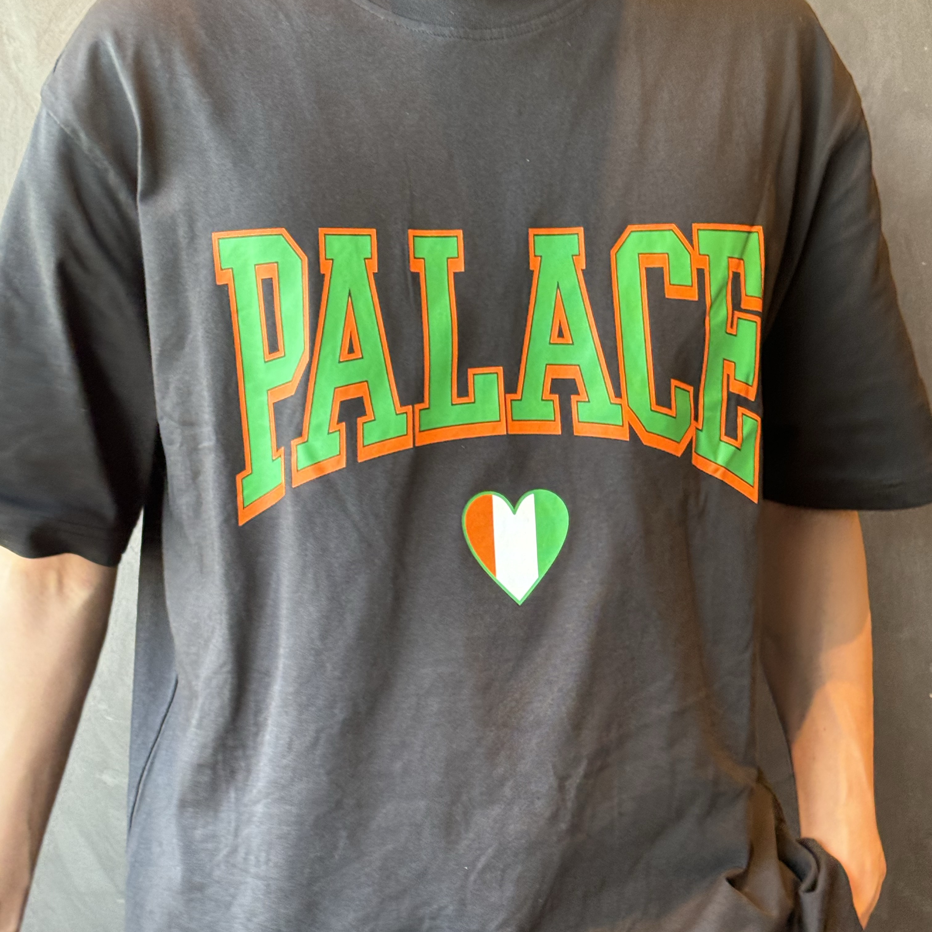 Palace Squad T-Shirt Black - 24FW 착용 스타일