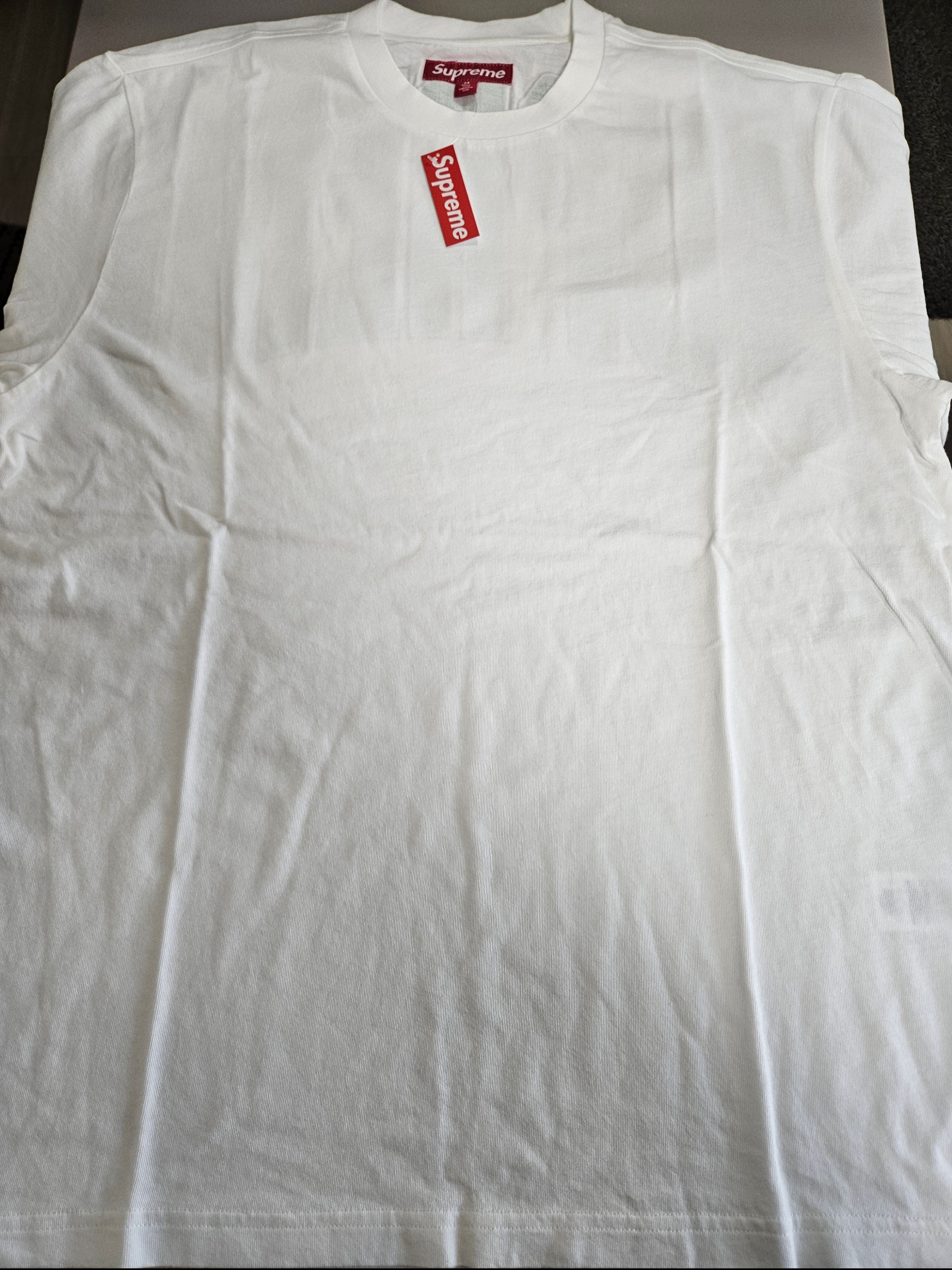 Supreme Cracked Back Arc S/S Top White - 24FW 착용 스타일 - 5