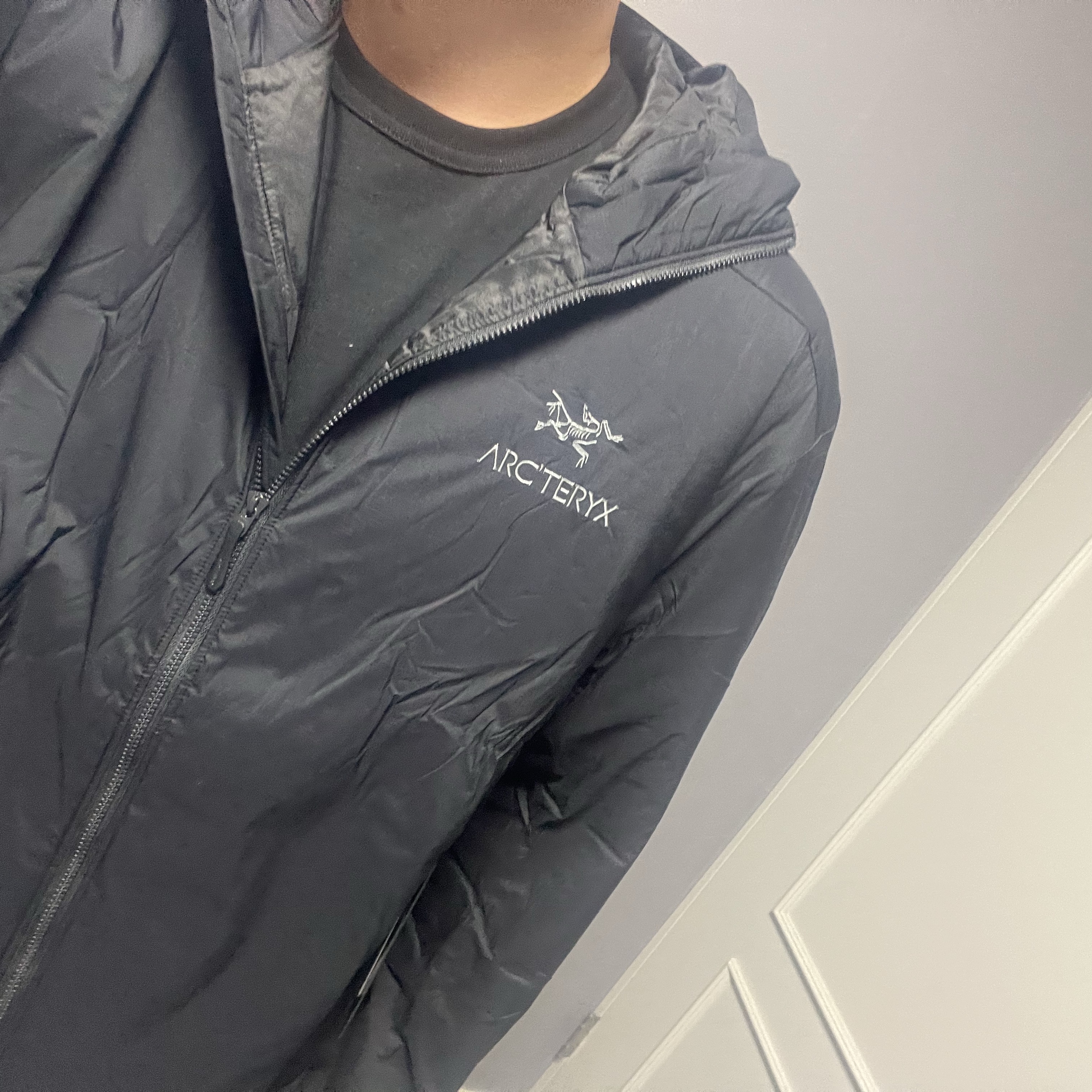 Arc'teryx Atom LT Hoody Black 착용 스타일 - 3