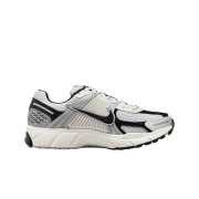 (W) Nike Zoom Vomero 5 Photon Dust Phantom