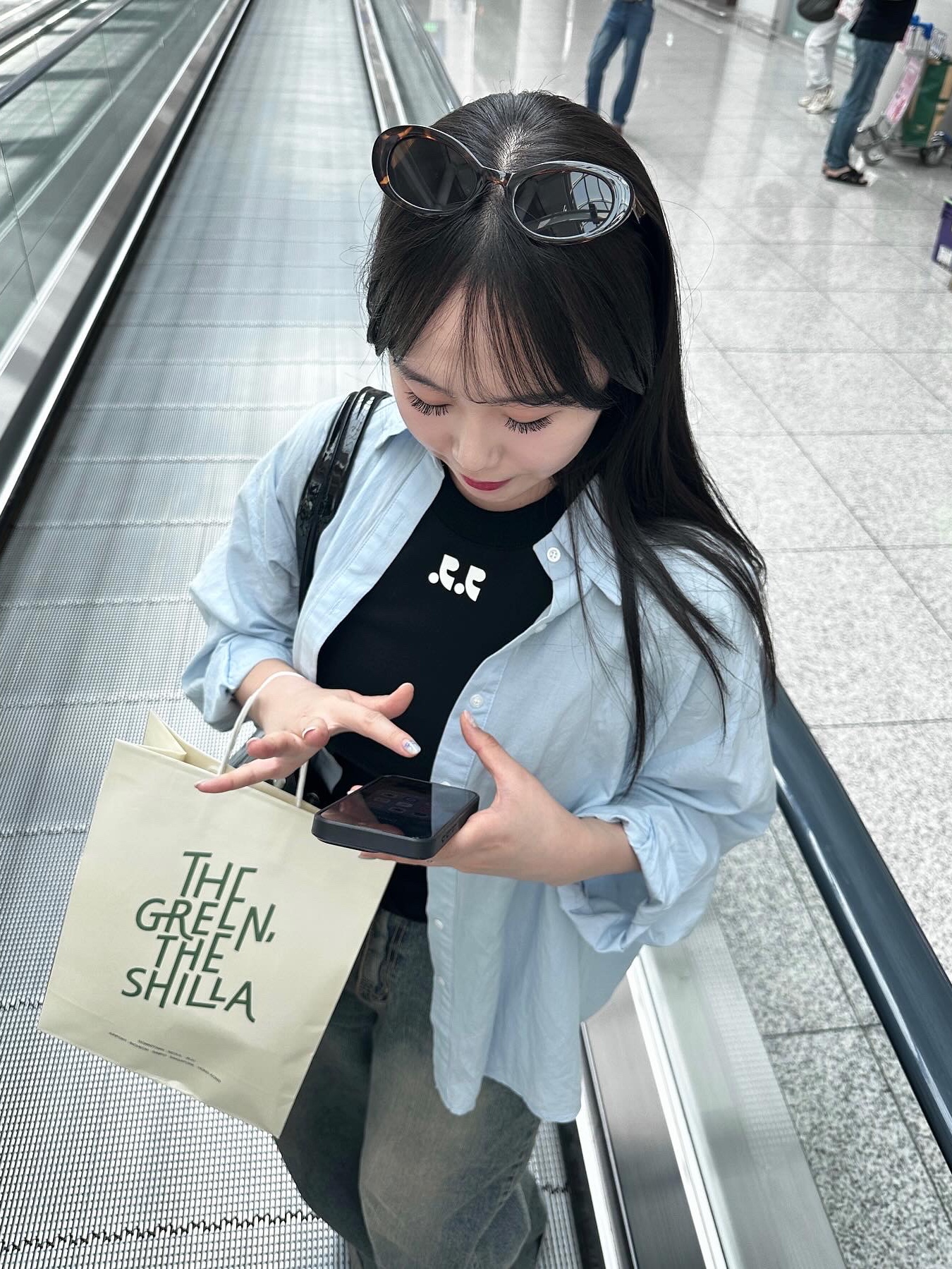 Adidas Always Original Shopper Bag Black 착용 스타일 - 3
