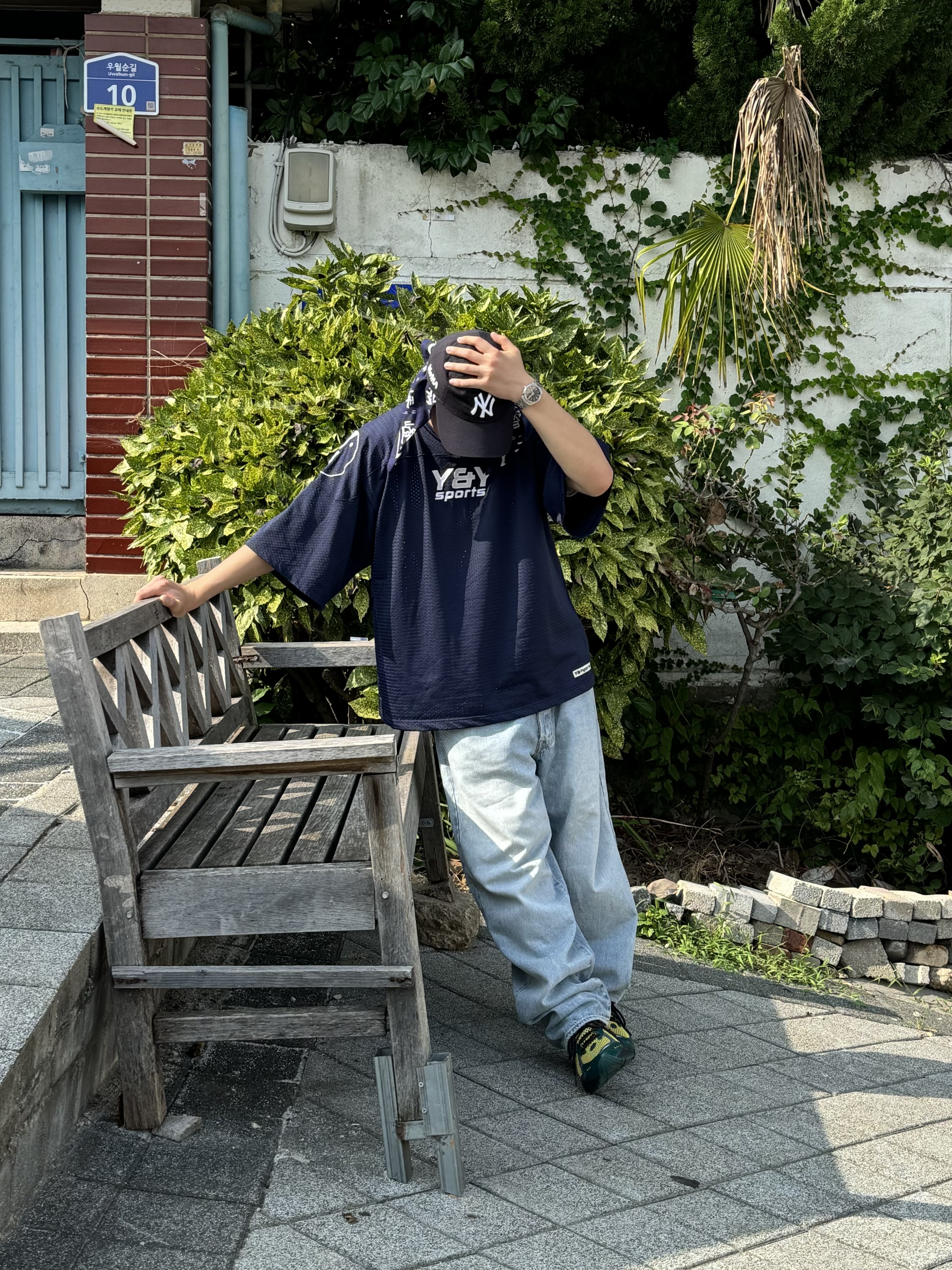Comoli 5P Denim Pants Bleach - 22AW, Asics GT-2160 Dark Neptune Pure Silver 착용 스타일 - 1
