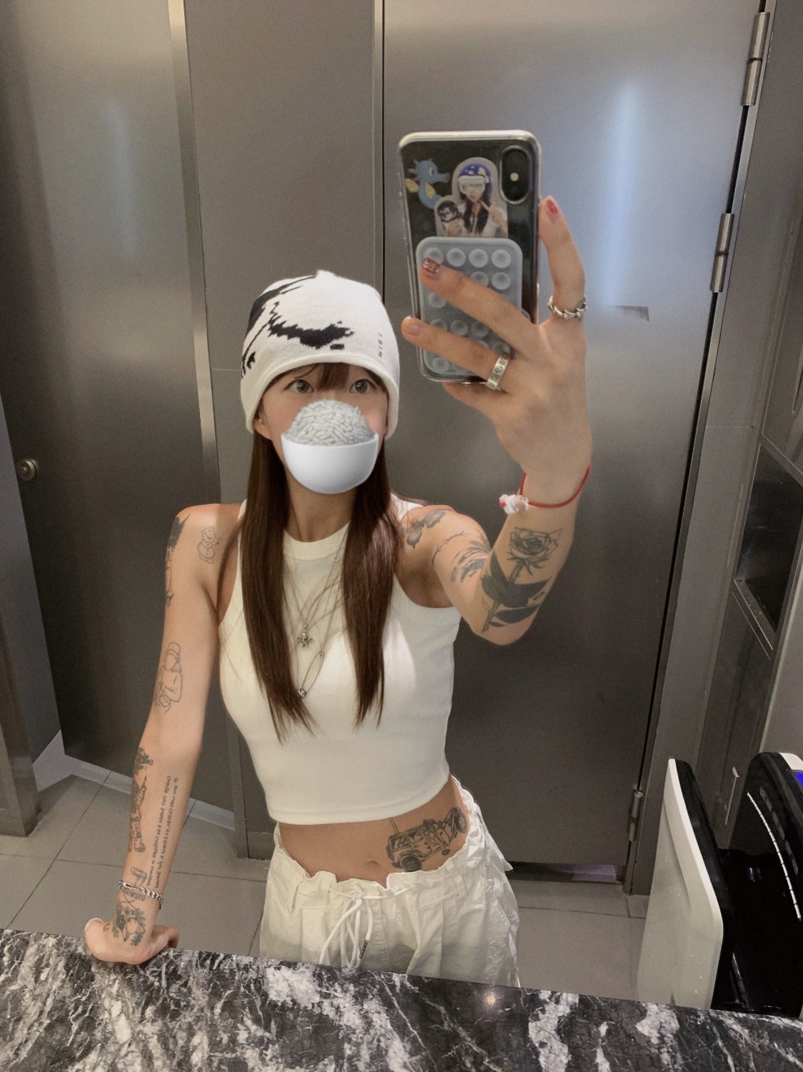 Oakley x Piet Skull Beanie Bone White 착용 스타일