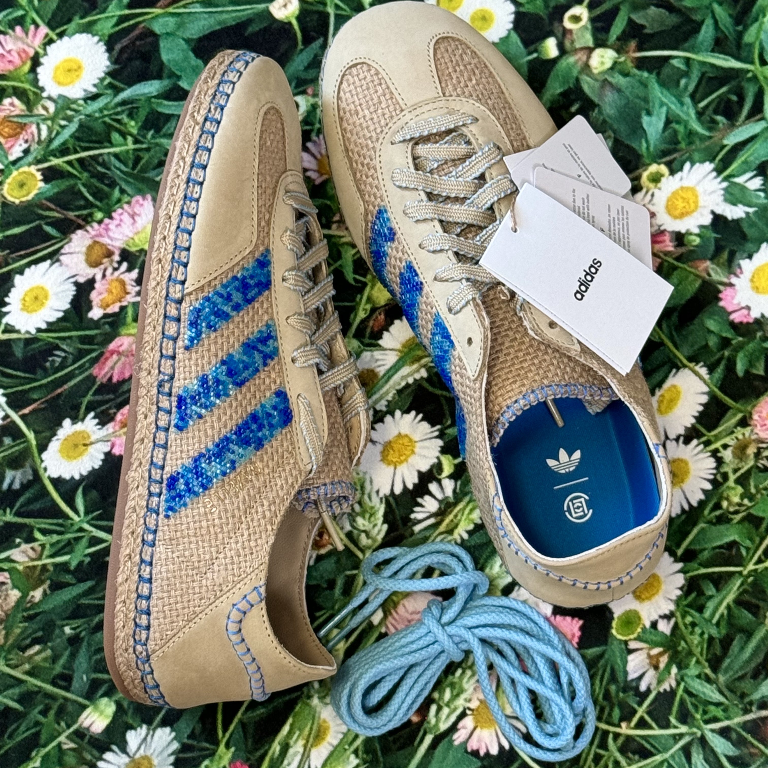 Adidas x Clot Gazelle Linen Khaki Light Blue, Adidas Adicolor Classic Sprinter Shorts Black - US Sizing 착용 스타일 - 1