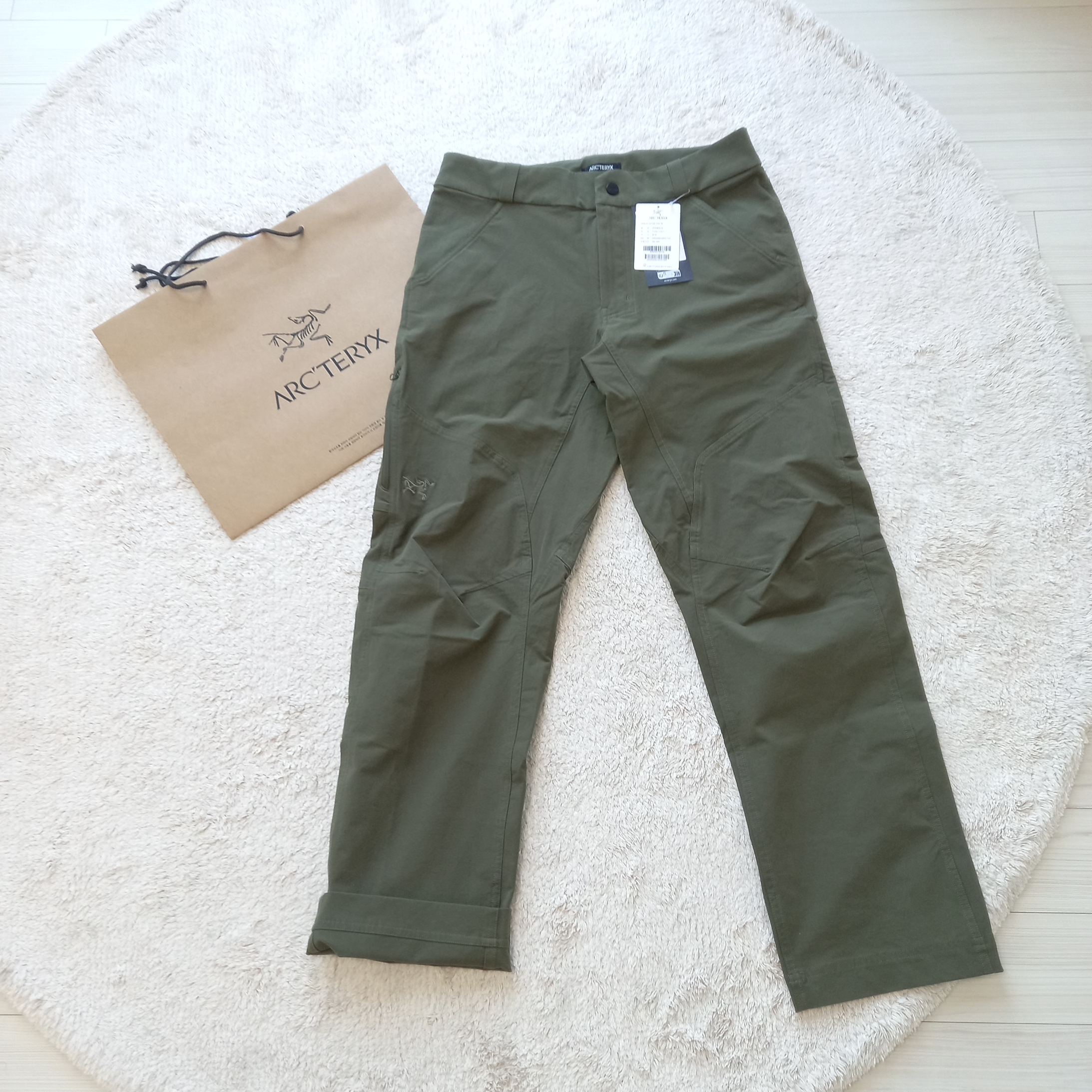 Arc'teryx Cronin Cotton Pants Tatsu, Arc'teryx Cronin Cotton Pants Black 착용 스타일 - 1