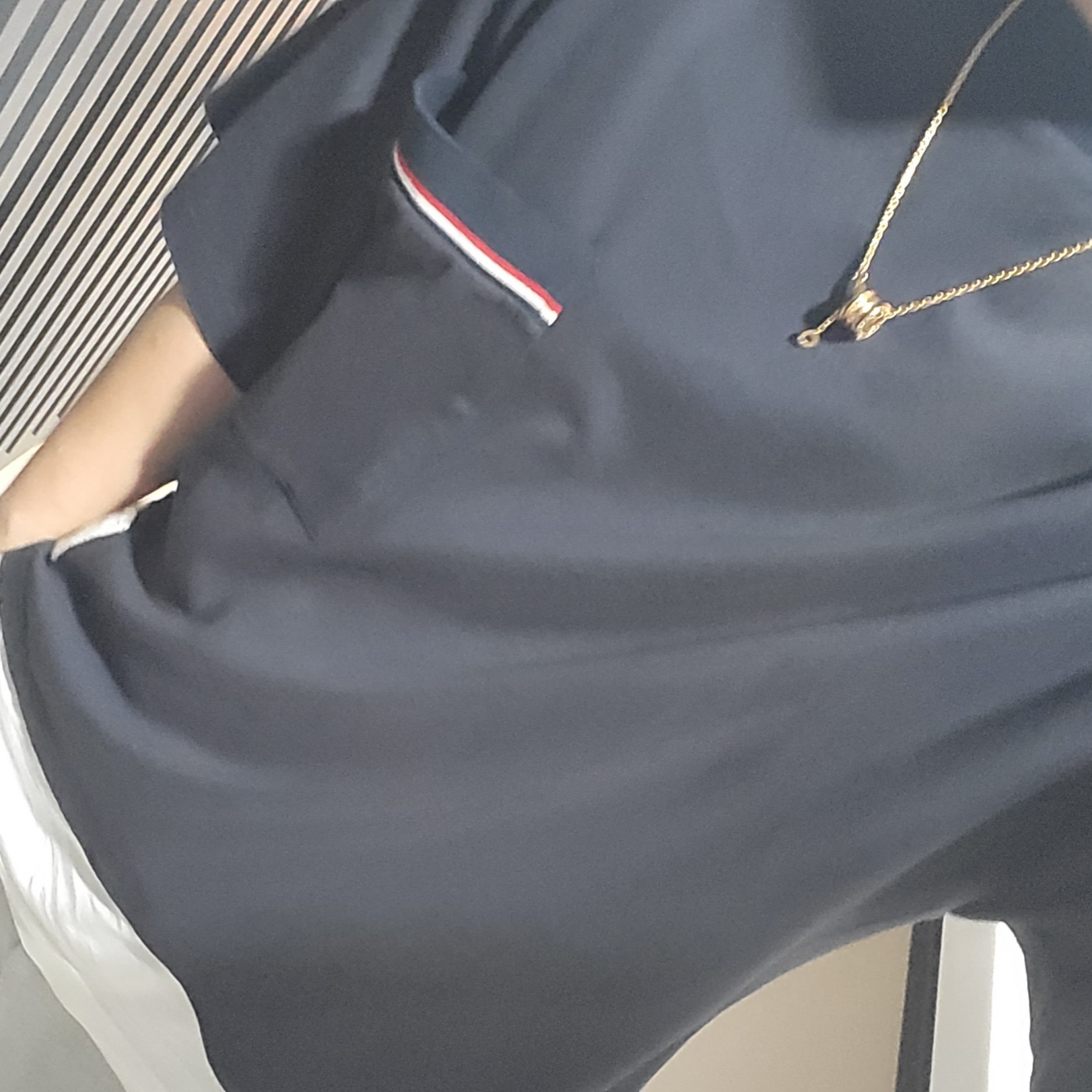 Thom Browne Oversized Short Sleeve Pocket T-Shirt Navy 착용 스타일 - 2