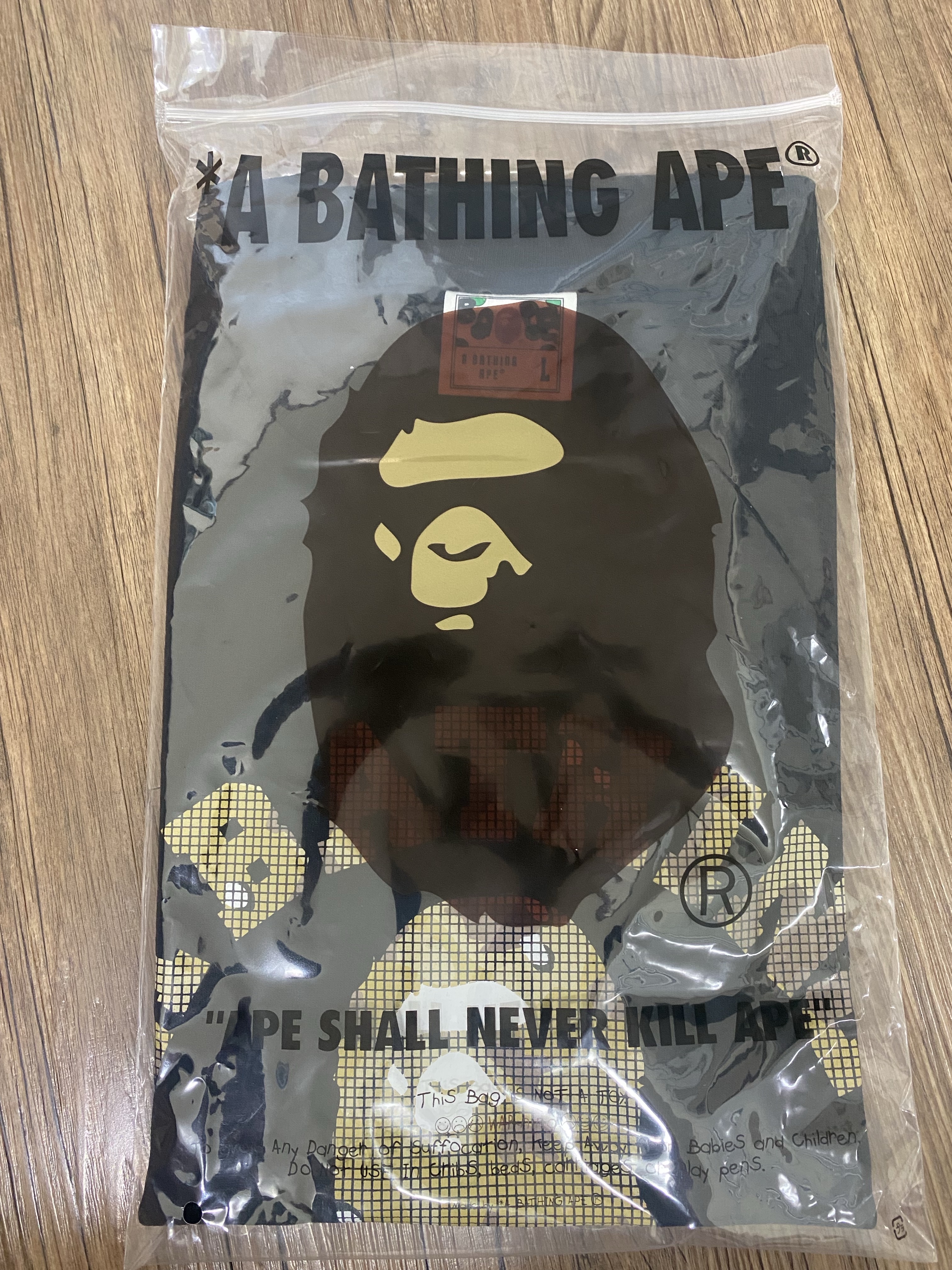 BAPE Bitmap College T-Shirt Black 착용 스타일