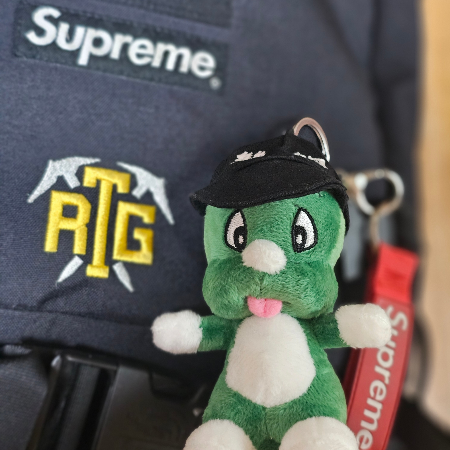 Darkr8m Studio x Dooly Ssangmun Dooly Keyring Green, Supreme Webbing Keychain Red - 23SS 착용 스타일