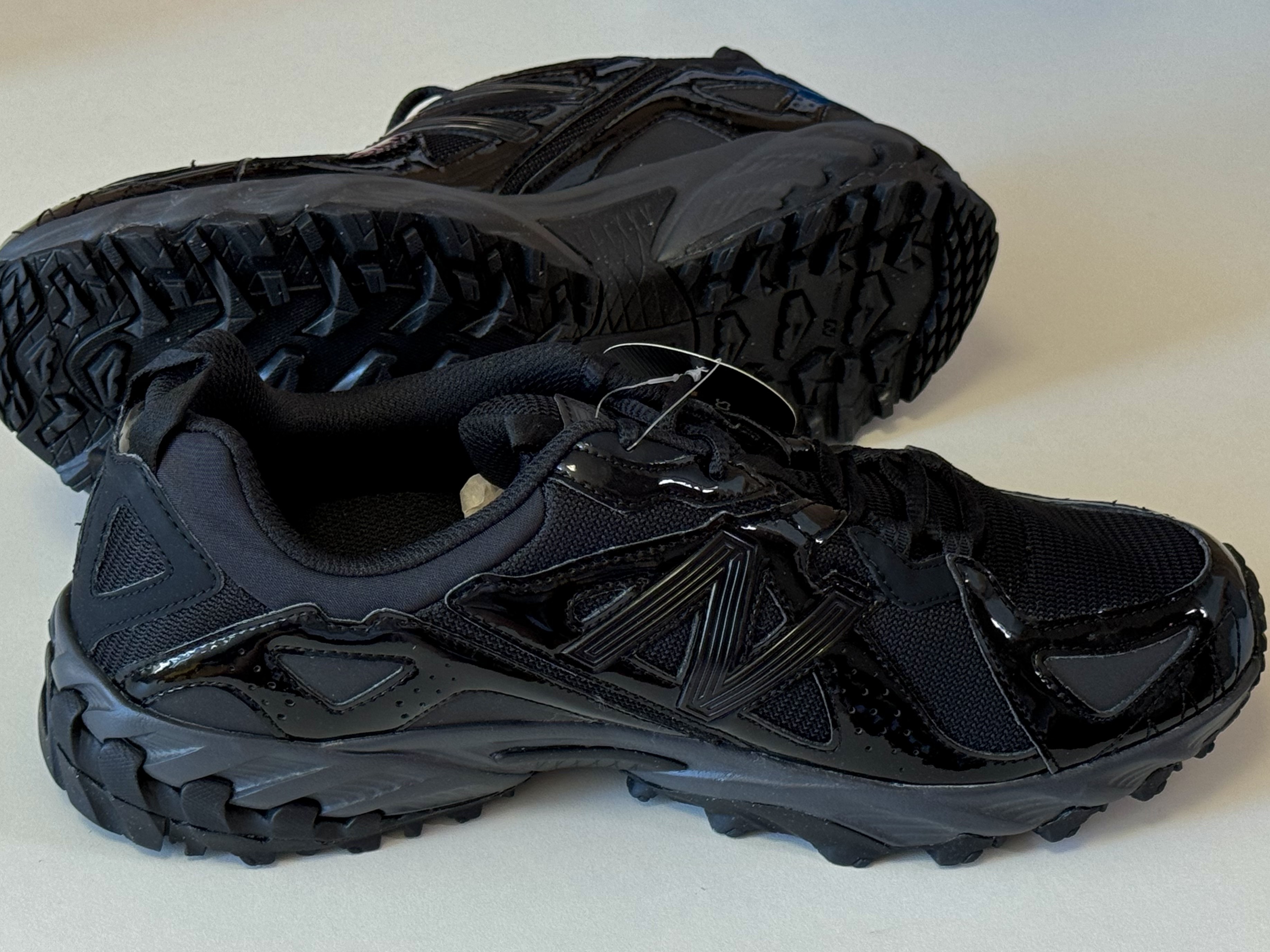 New Balance ML610TU Black 착용 스타일 - 3