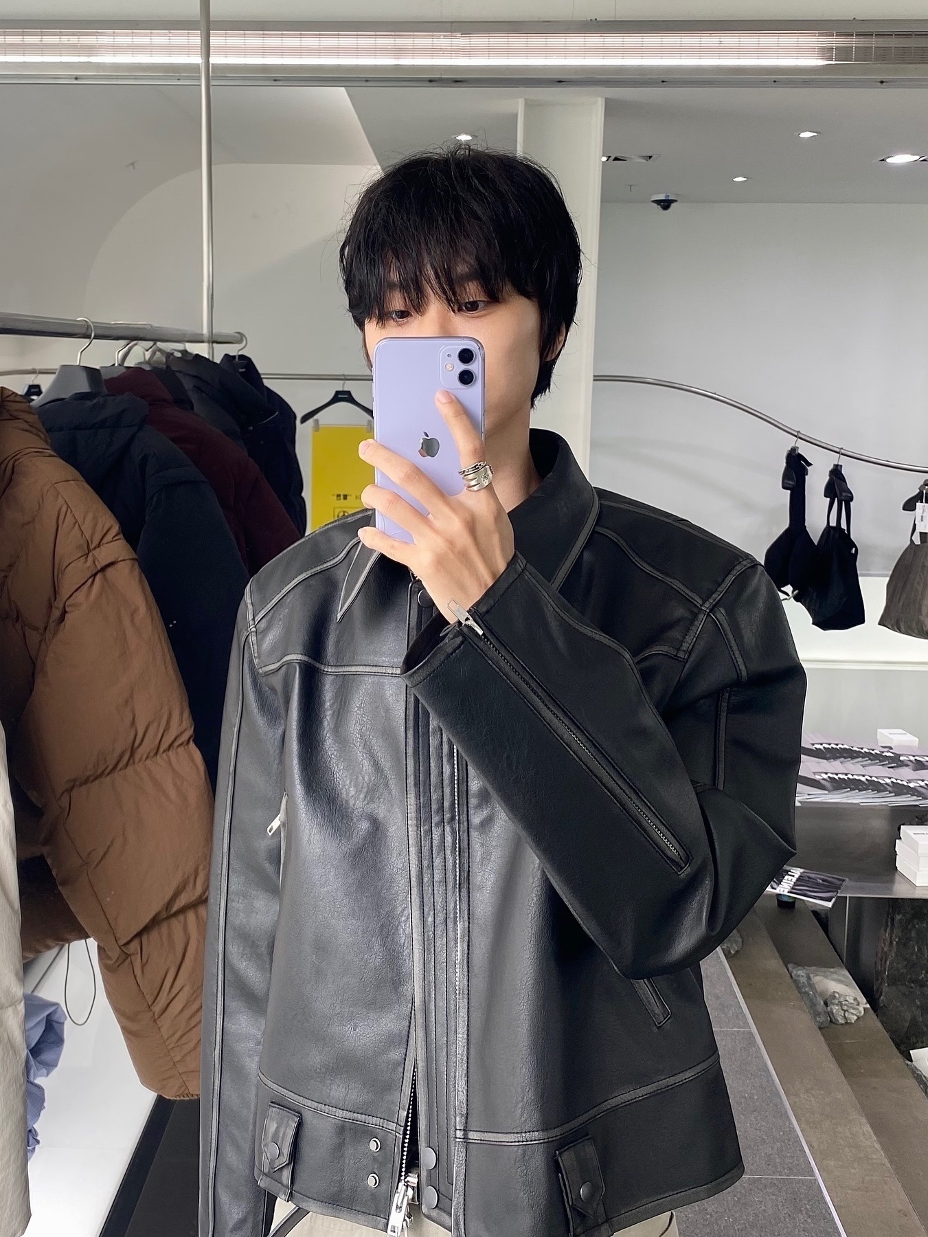 Haleine 3D Distressed Faux Leahter Jacket Black (VJ301), Haleine 3D Distressed Faux Leather Jacket Brown (VJ302) 착용 스타일