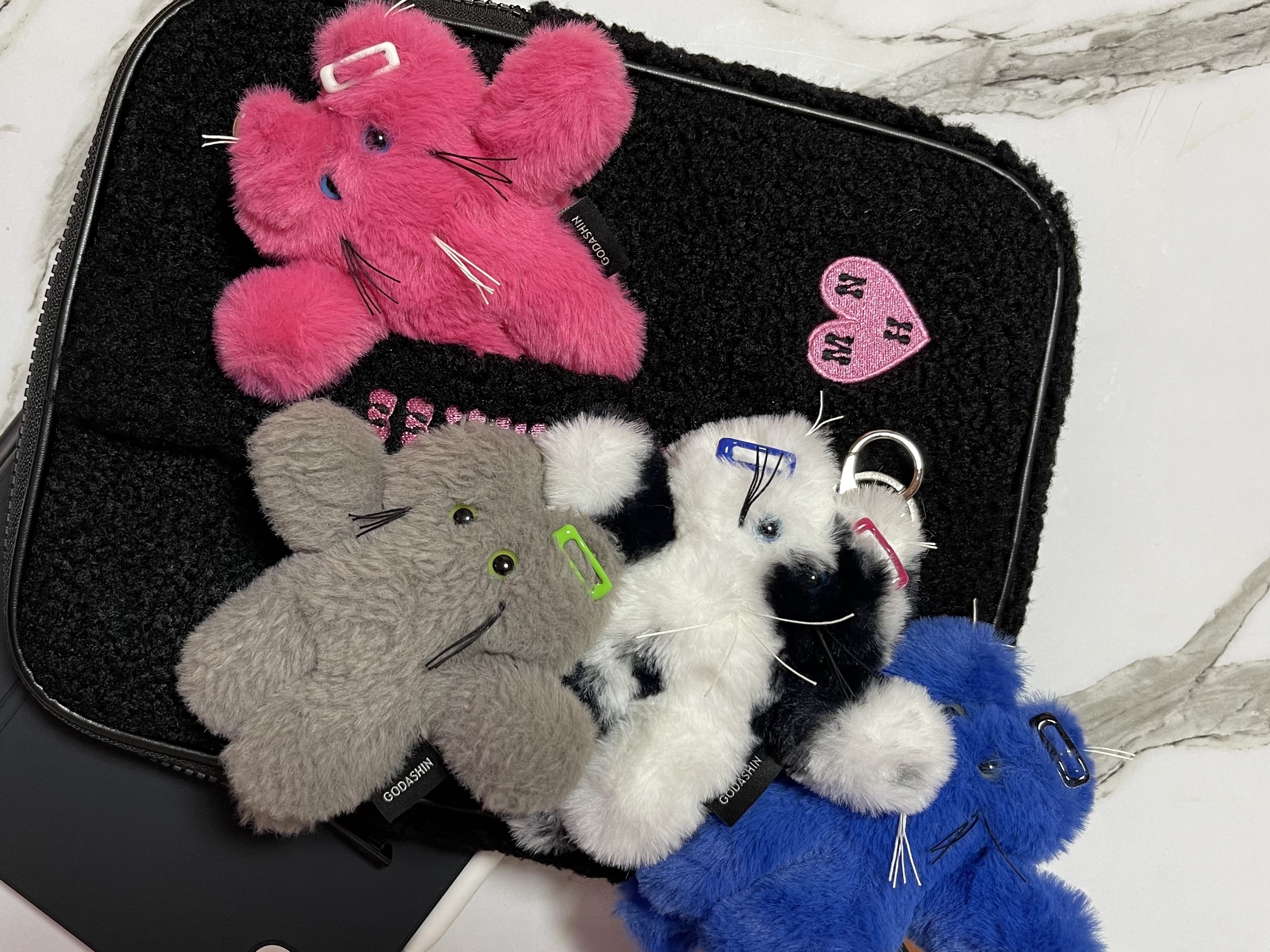 Godashin x Amuse Az Keyring Blue, Godashin Cats Keyring Pink 착용 스타일 - 6