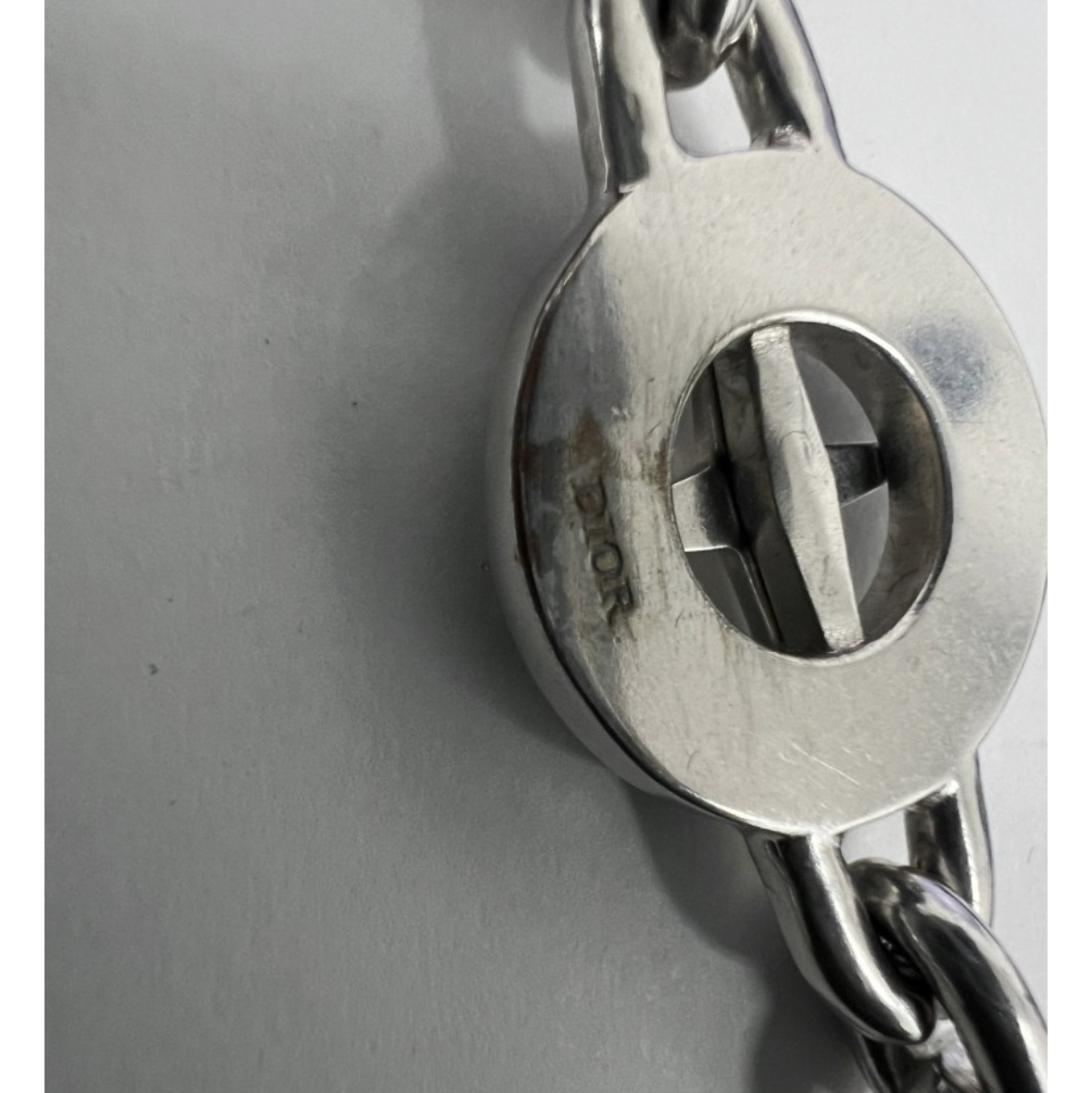 Dior x Stone Island Bracelet Brass and Black Resin Silver-Finish 착용 스타일