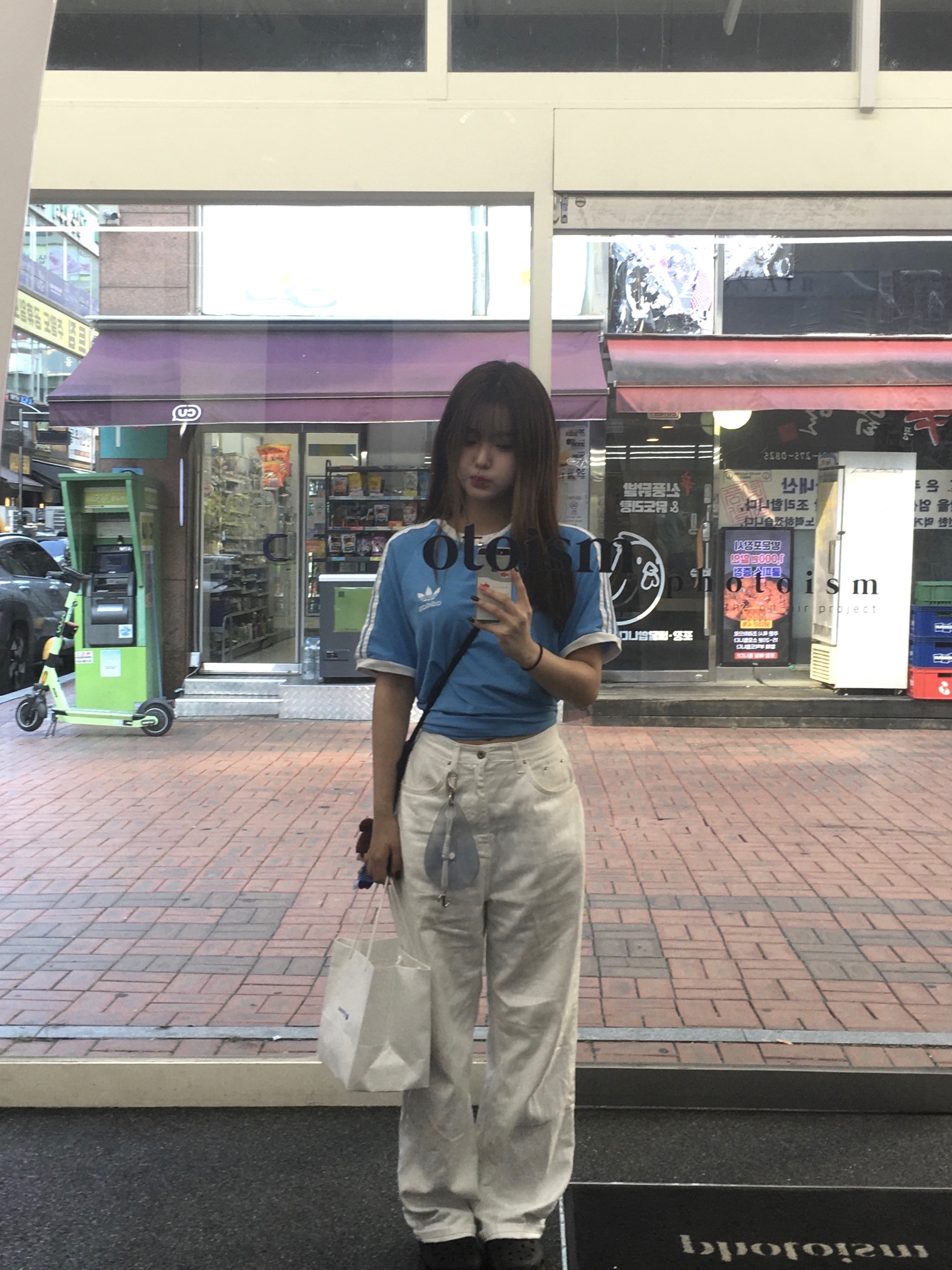 Adidas Adicolor Classic 3S T-Shirt Semi Blue Burst - KR Sizing, (W) Crocs Classic Platform Clog Black 착용 스타일 - 1