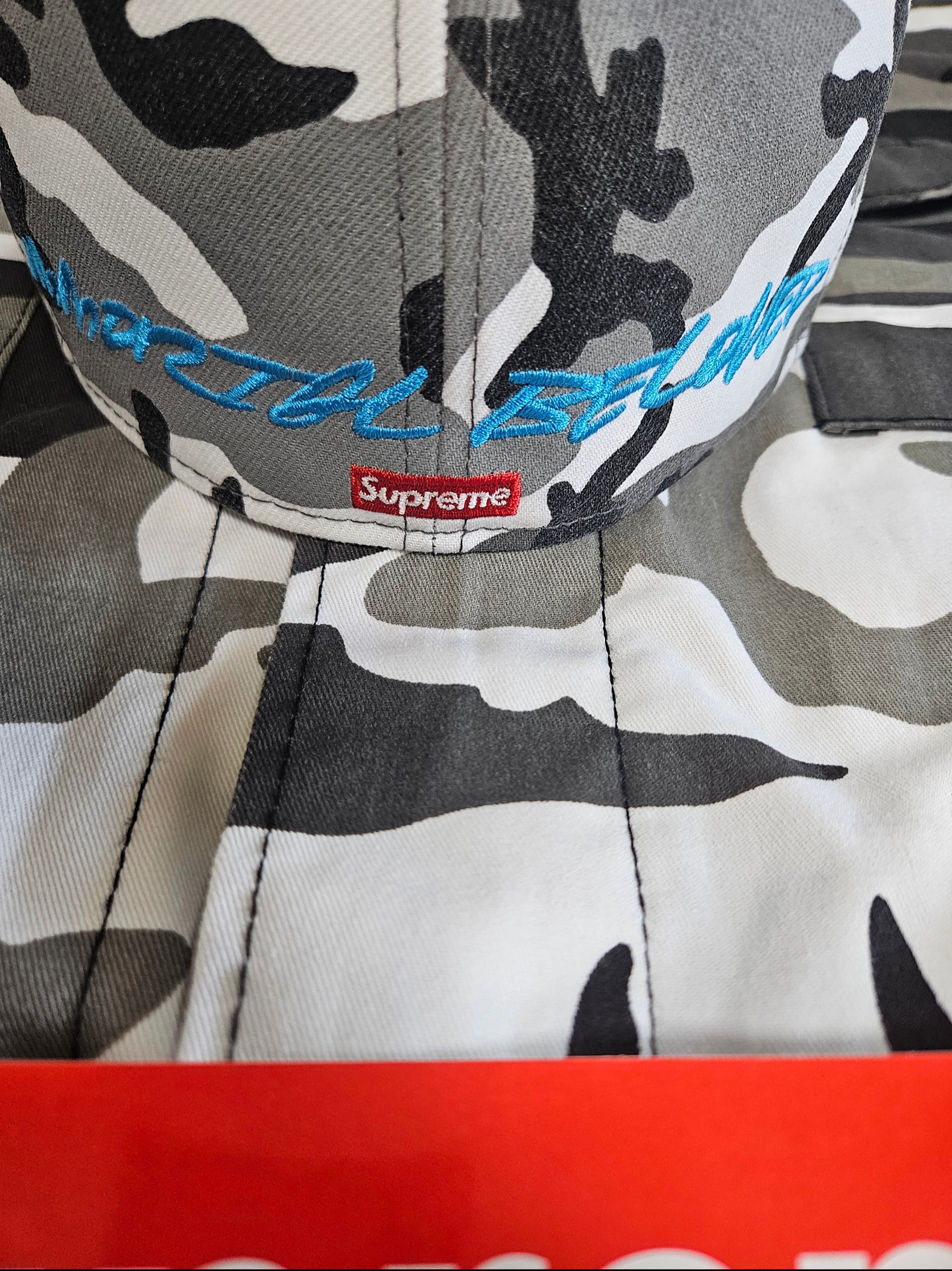 Supreme x Futura x New Era Snow Camo - 24SS 착용 스타일 - 5