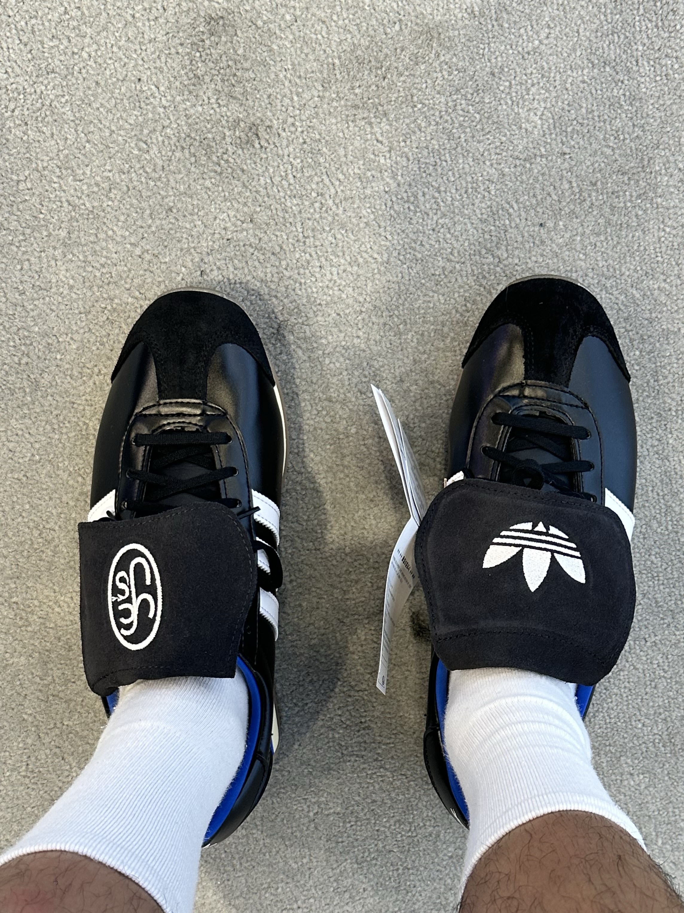 Adidas x Yeseyesee Country OG Core Black Cloud White 착용 스타일 - 3